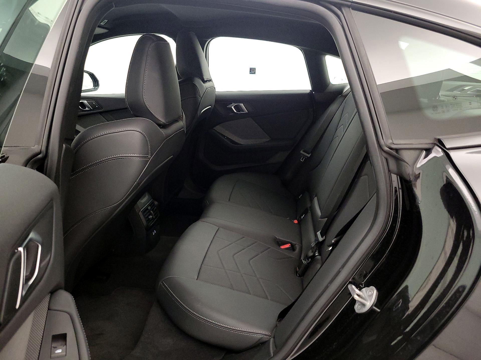 Thumbnail: 2025 BMW 2 Series - 18