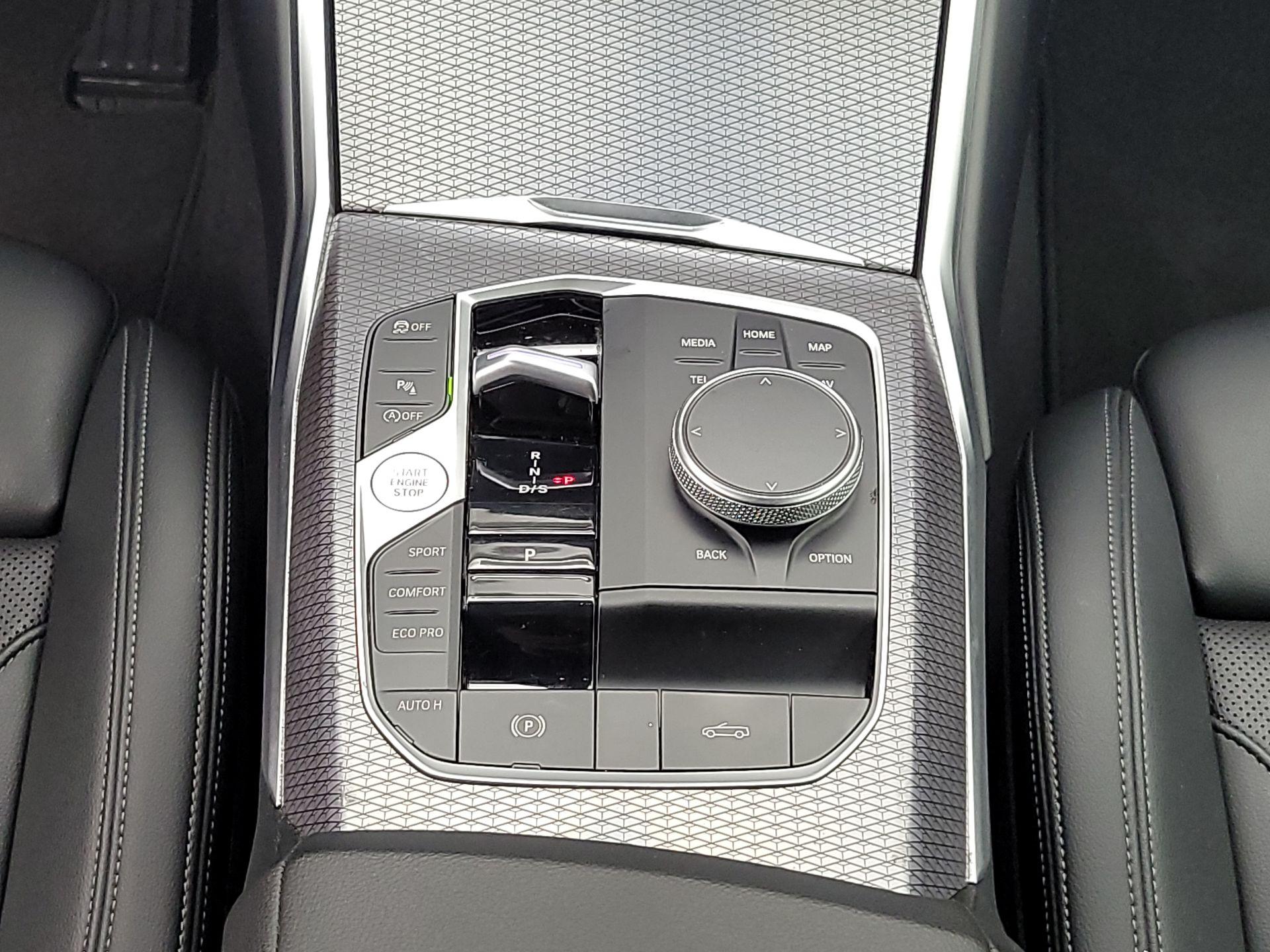 Thumbnail: 2025 BMW 4 Series - 18