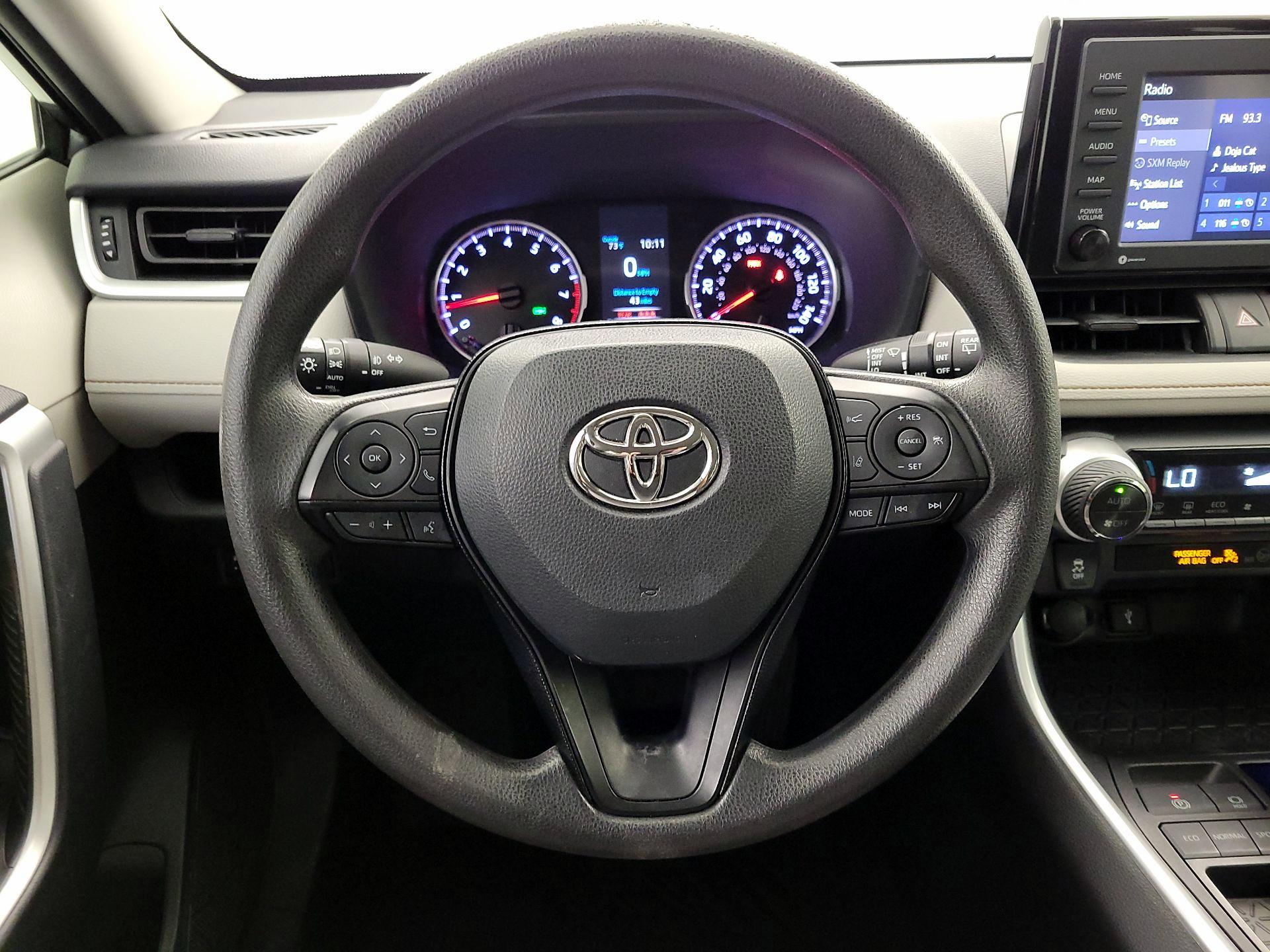 Thumbnail: 2021 Toyota RAV4 - 10