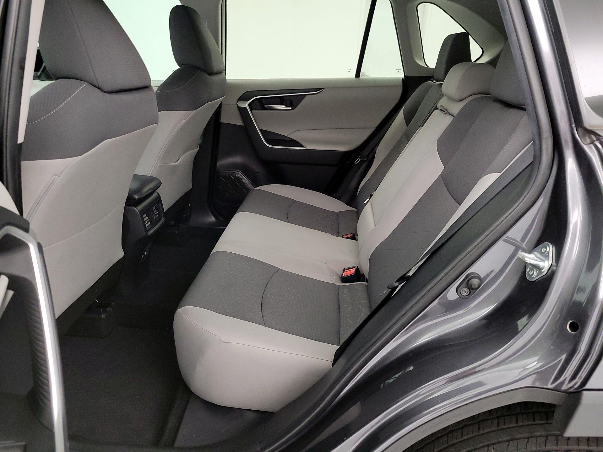 Thumbnail: 2021 Toyota RAV4 - 19