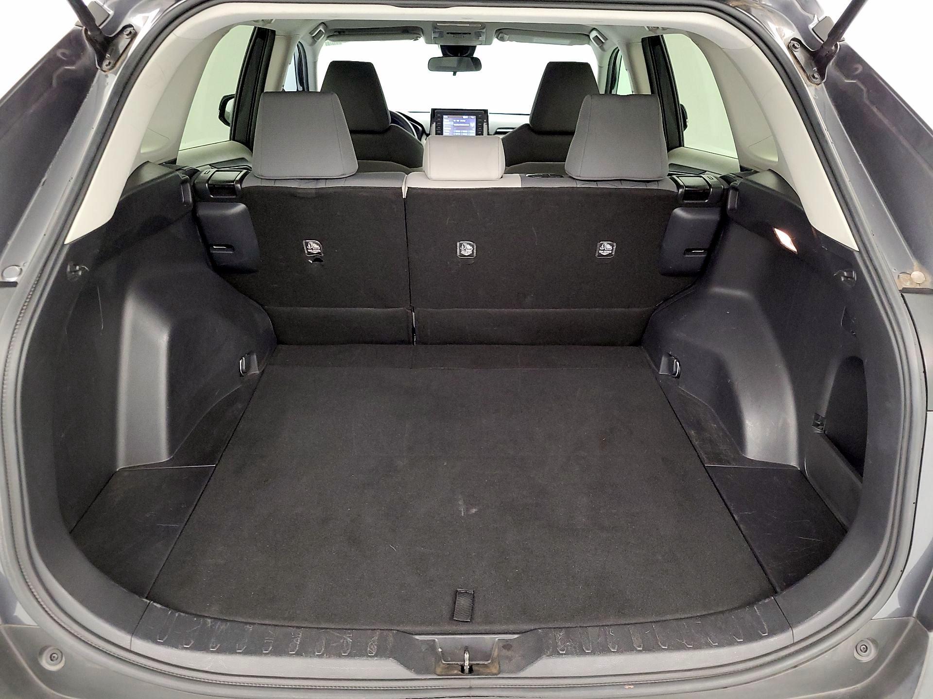 Thumbnail: 2021 Toyota RAV4 - 20