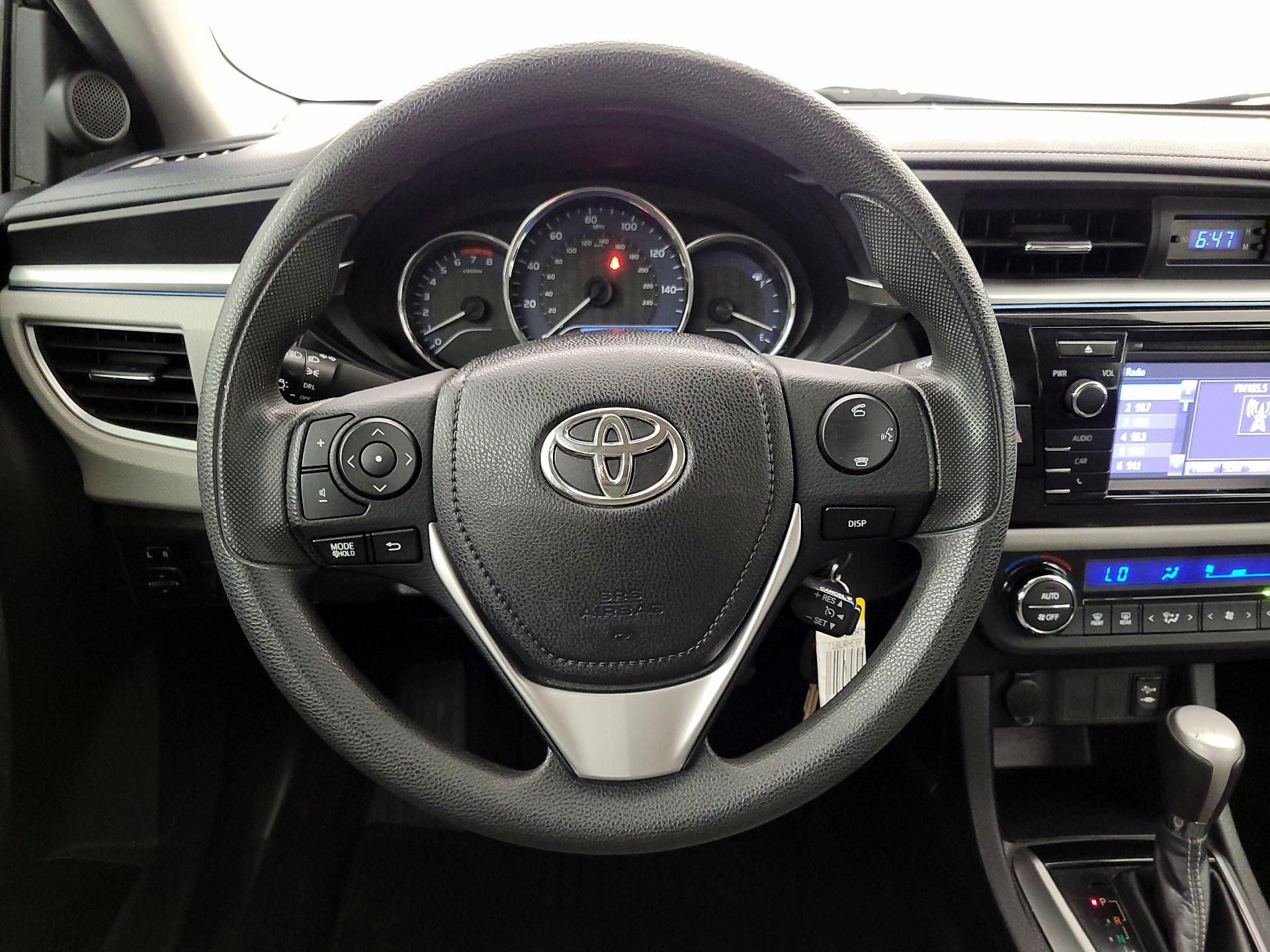 Thumbnail: 2015 Toyota Corolla - 10