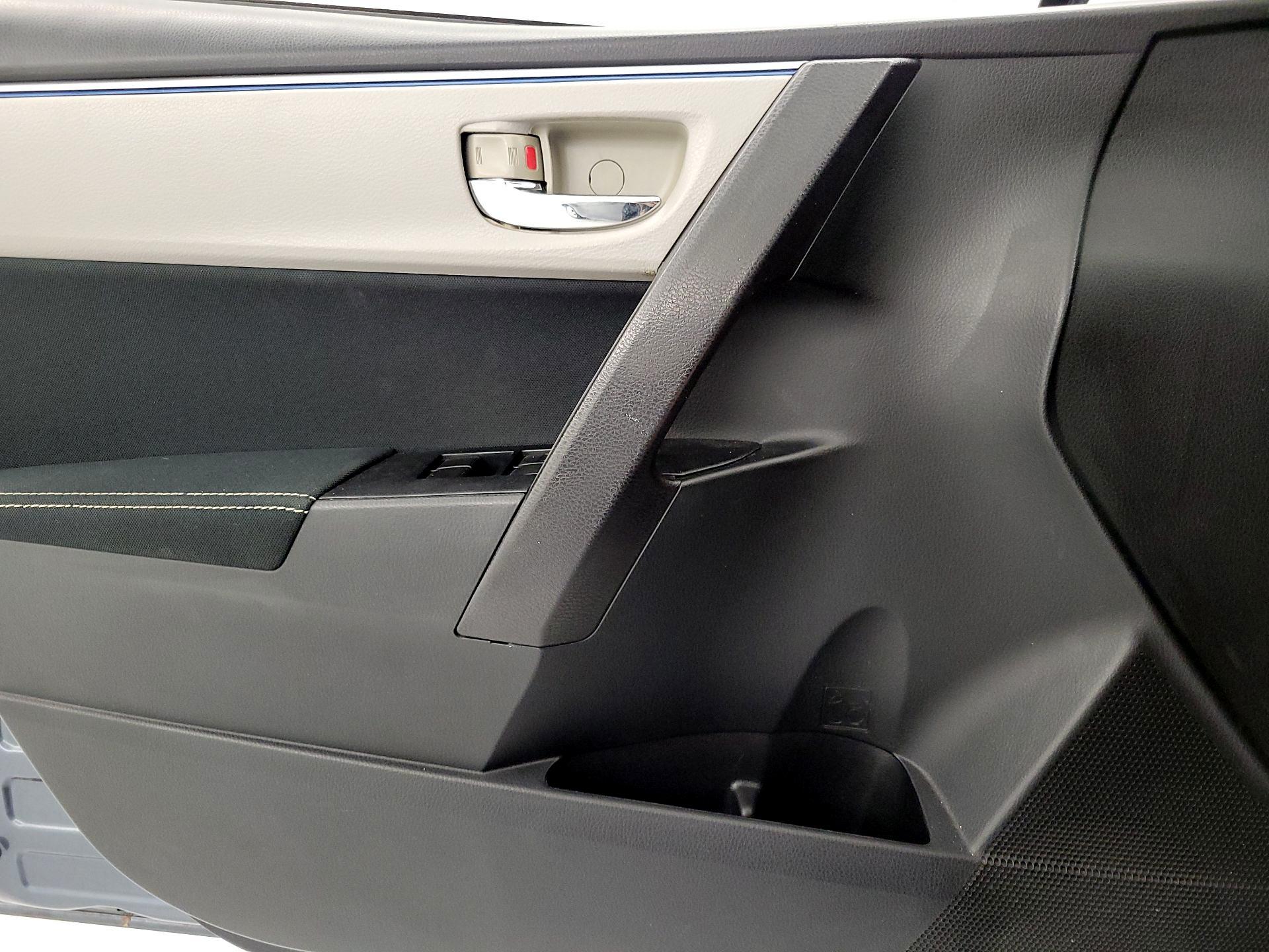 Thumbnail: 2015 Toyota Corolla - 12