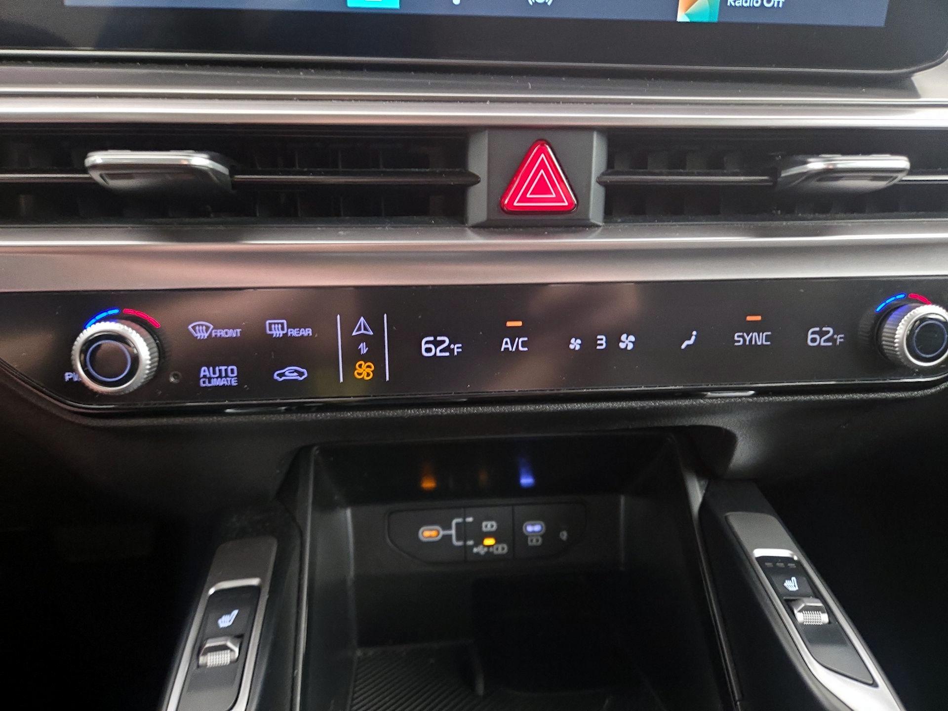 Thumbnail: 2024 Kia Sorento - 17