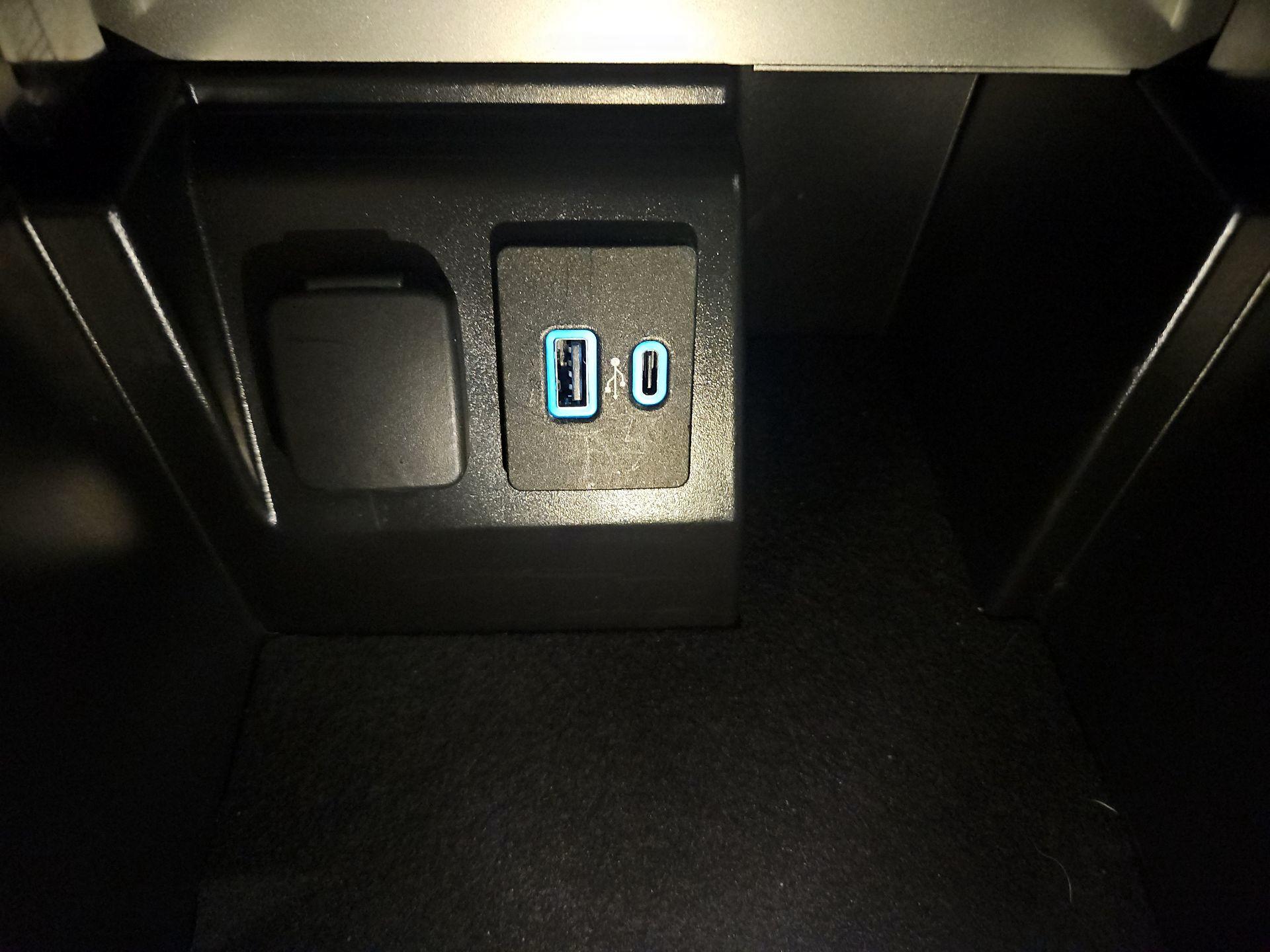 Thumbnail: 2024 Ford Explorer - 18