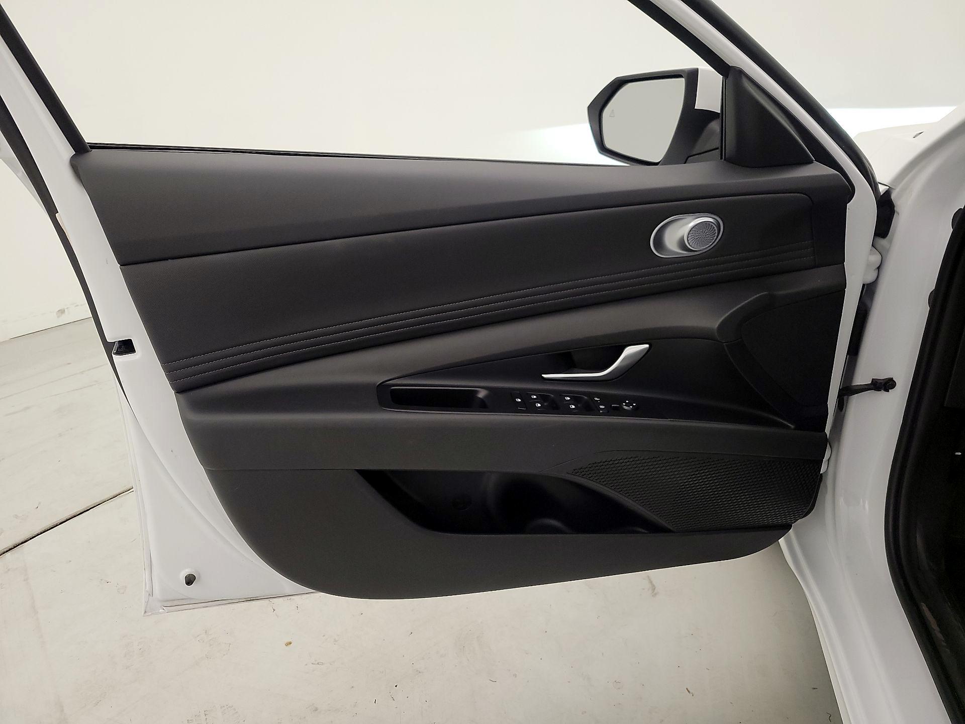 Thumbnail: 2025 Hyundai Elantra - 12