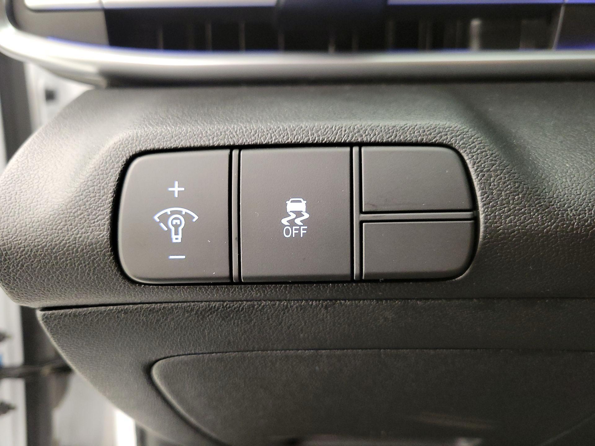 Thumbnail: 2025 Hyundai Elantra - 13