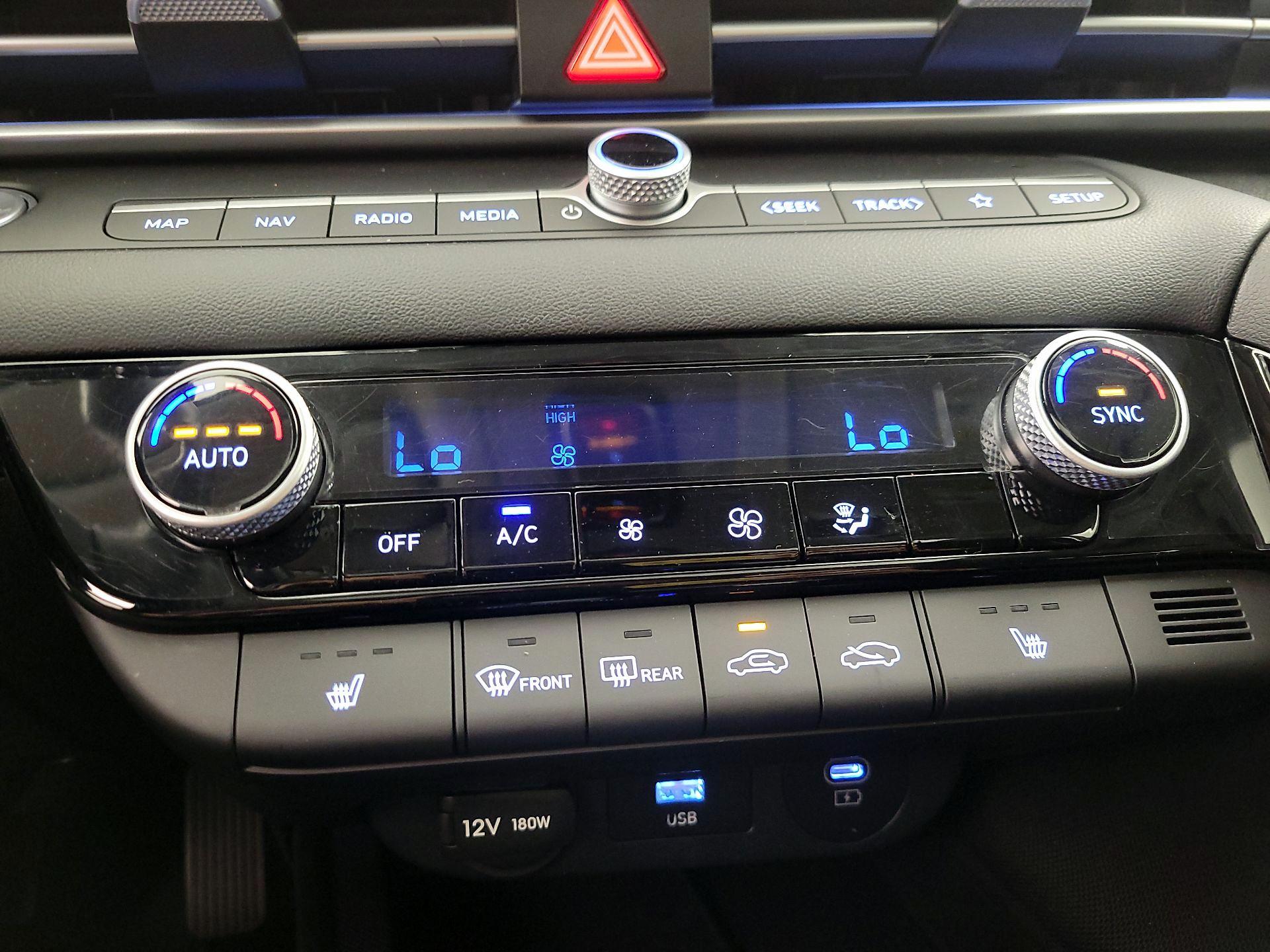 Thumbnail: 2025 Hyundai Elantra - 17