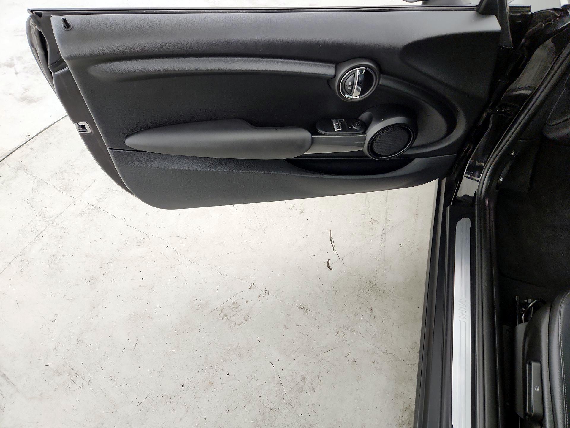 Thumbnail: 2021 MINI Cooper Hardtop - 12