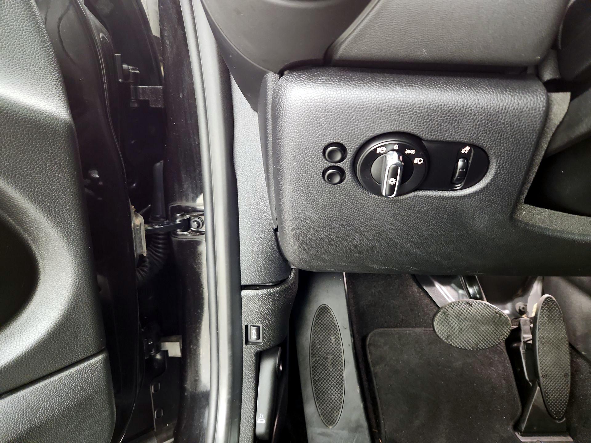 Thumbnail: 2021 MINI Cooper Hardtop - 13