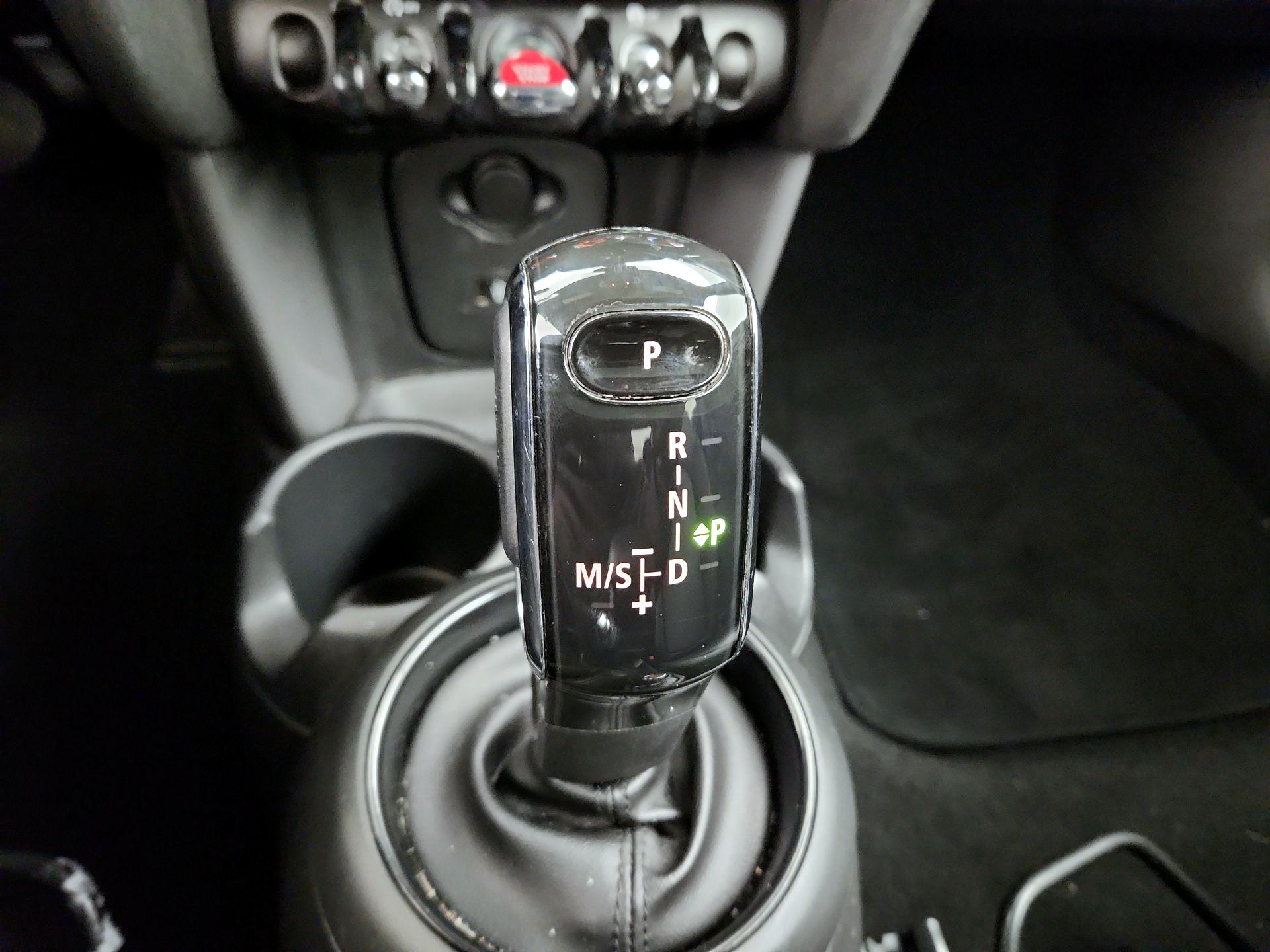 Thumbnail: 2021 MINI Cooper Hardtop - 17