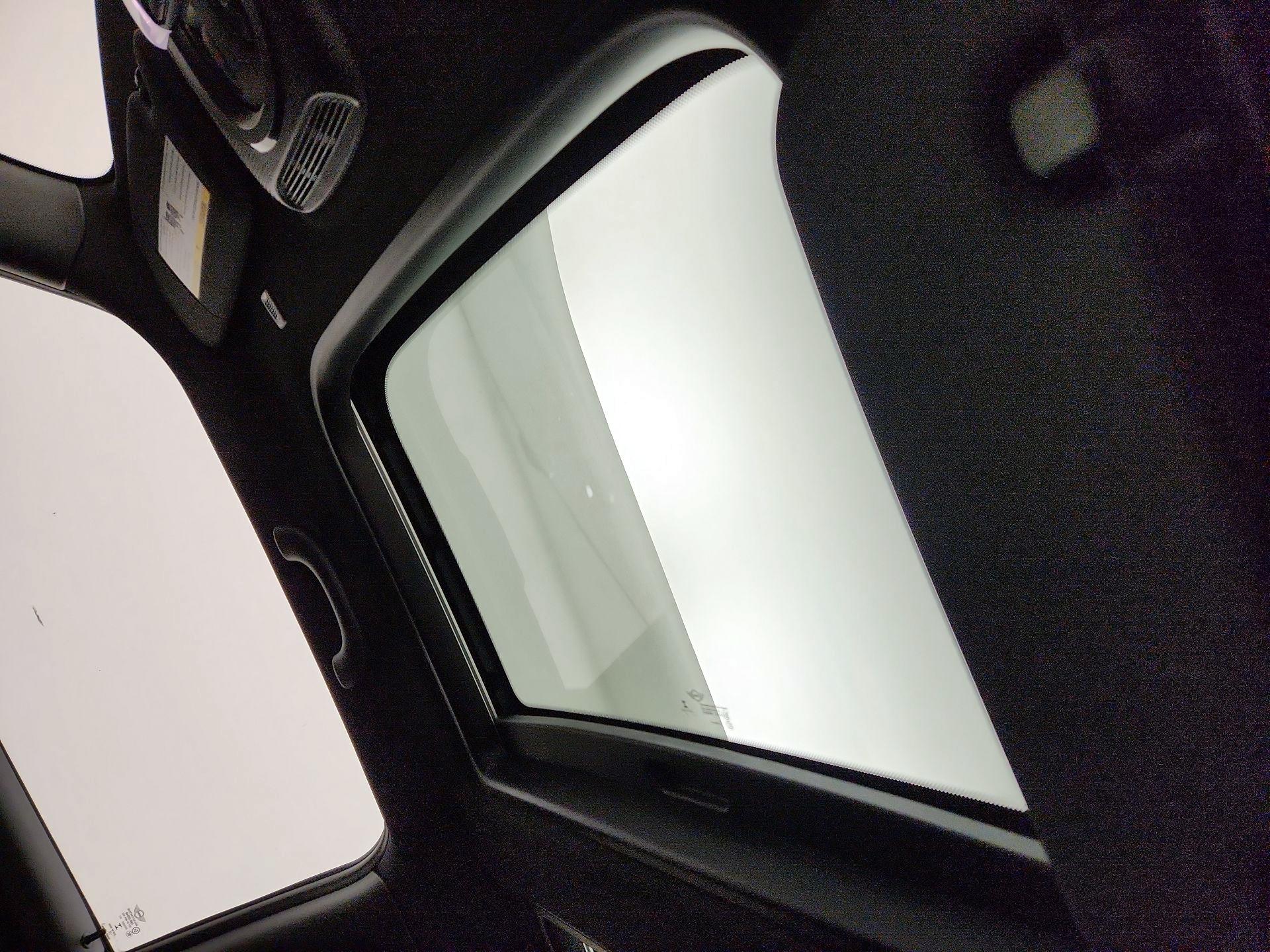 Thumbnail: 2021 MINI Cooper Hardtop - 19