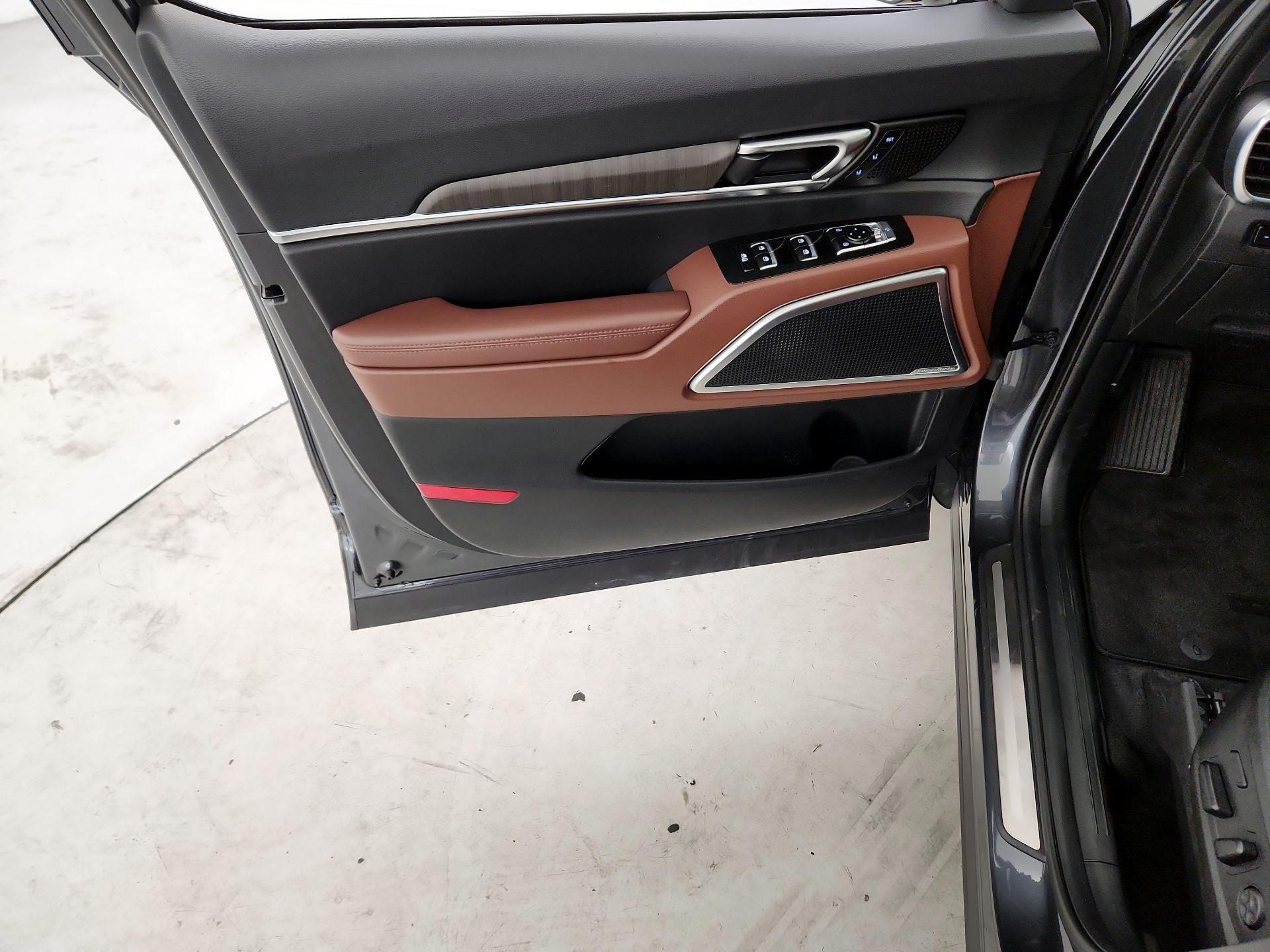 Thumbnail: 2023 Kia Telluride - 12