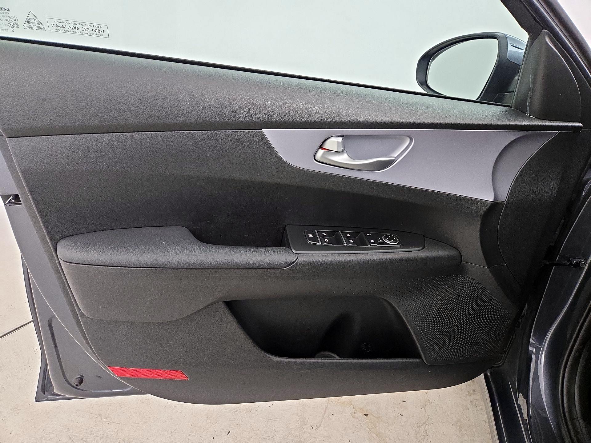 Thumbnail: 2024 Kia Forte - 12