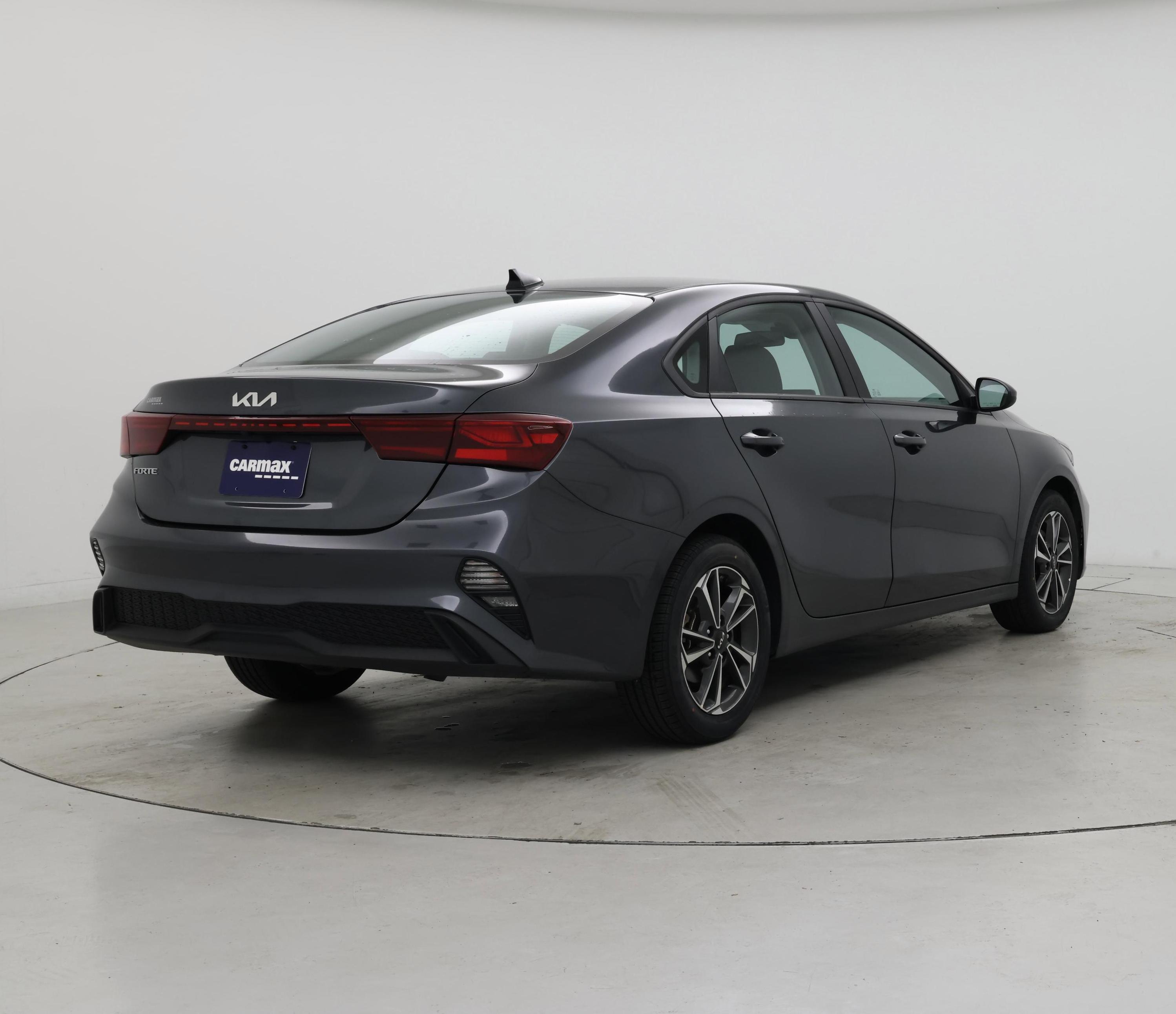 Thumbnail: 2024 Kia Forte - 8