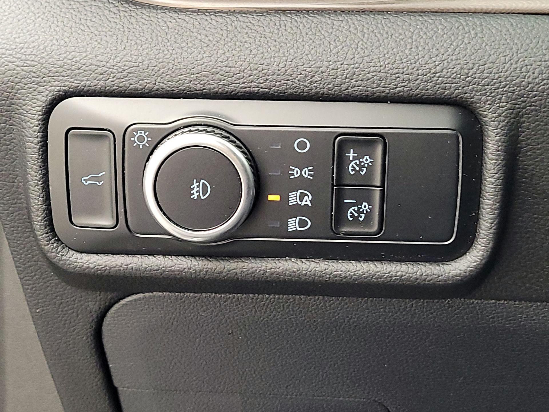 Thumbnail: 2024 Ford Explorer - 13