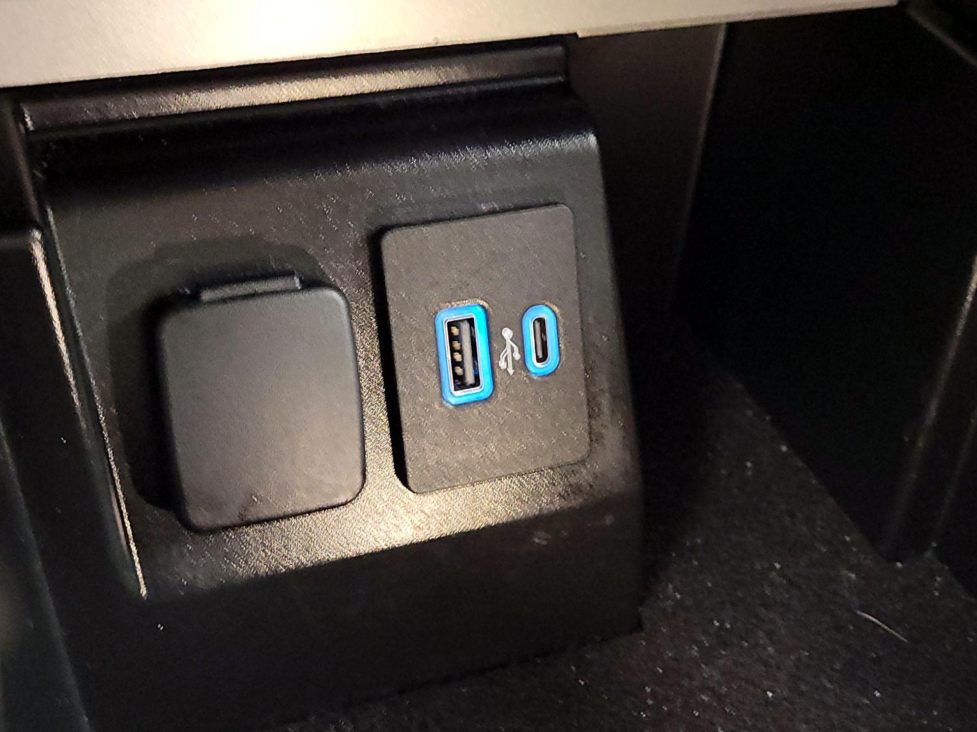 Thumbnail: 2024 Ford Explorer - 18