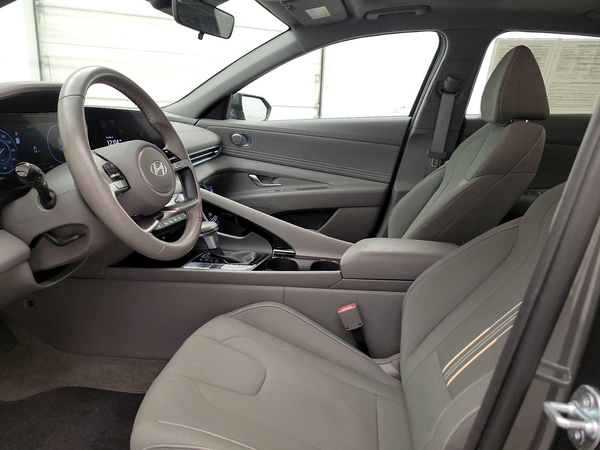 Thumbnail: 2025 Hyundai Elantra - 11