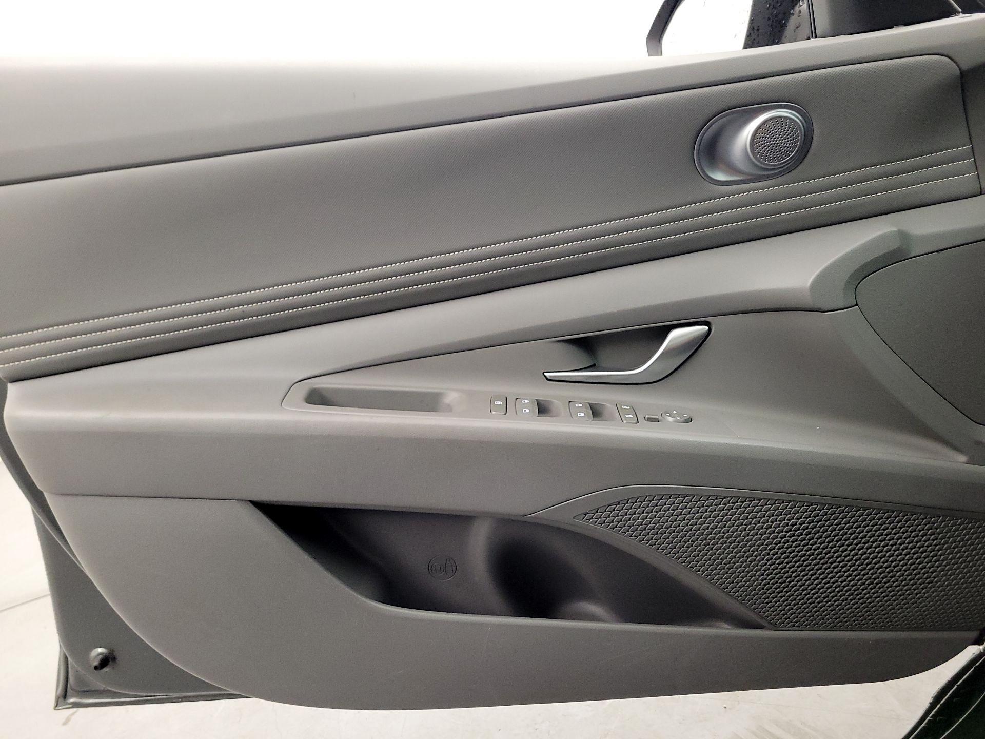 Thumbnail: 2025 Hyundai Elantra - 12