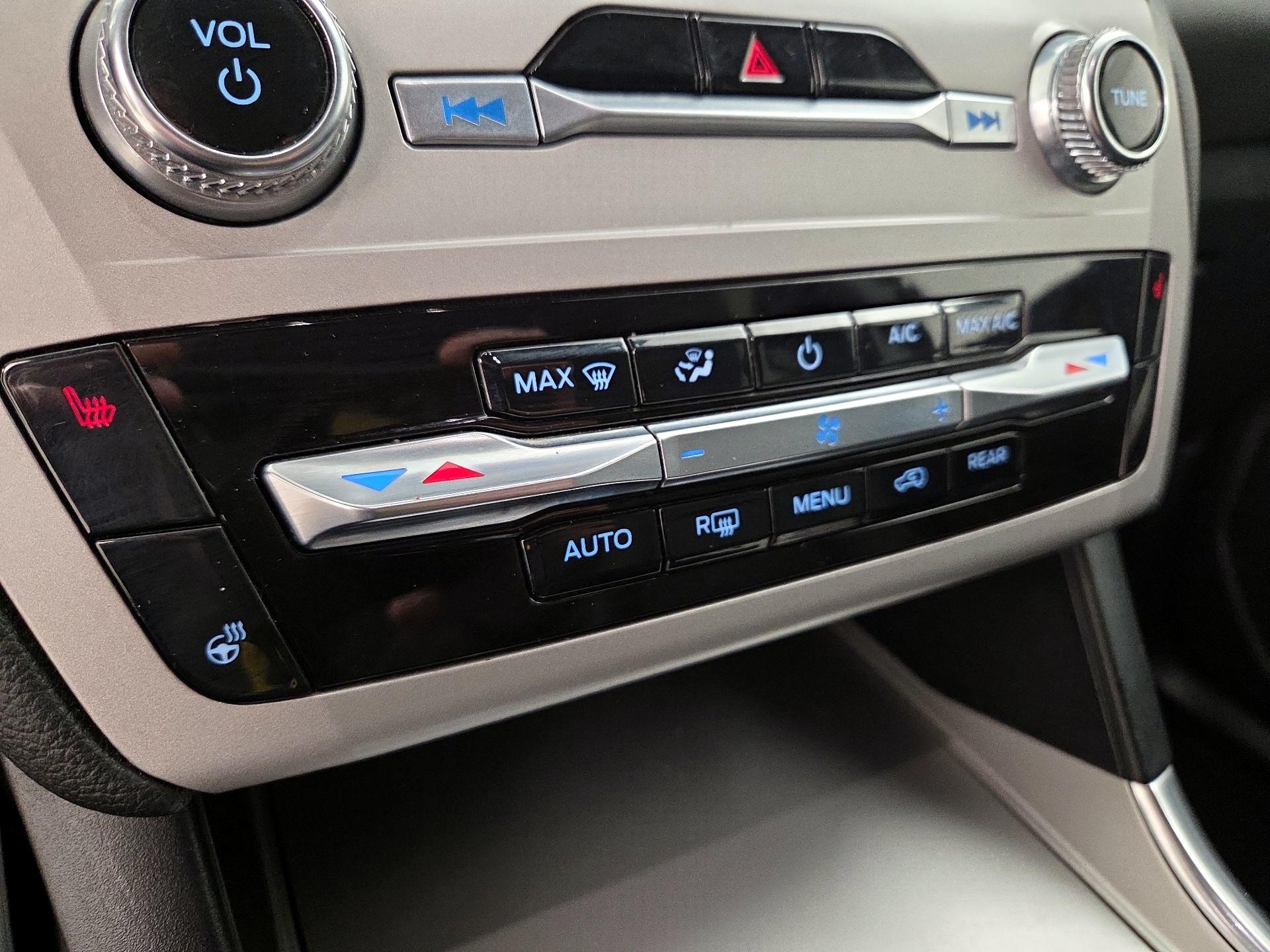 Thumbnail: 2024 Ford Explorer - 16