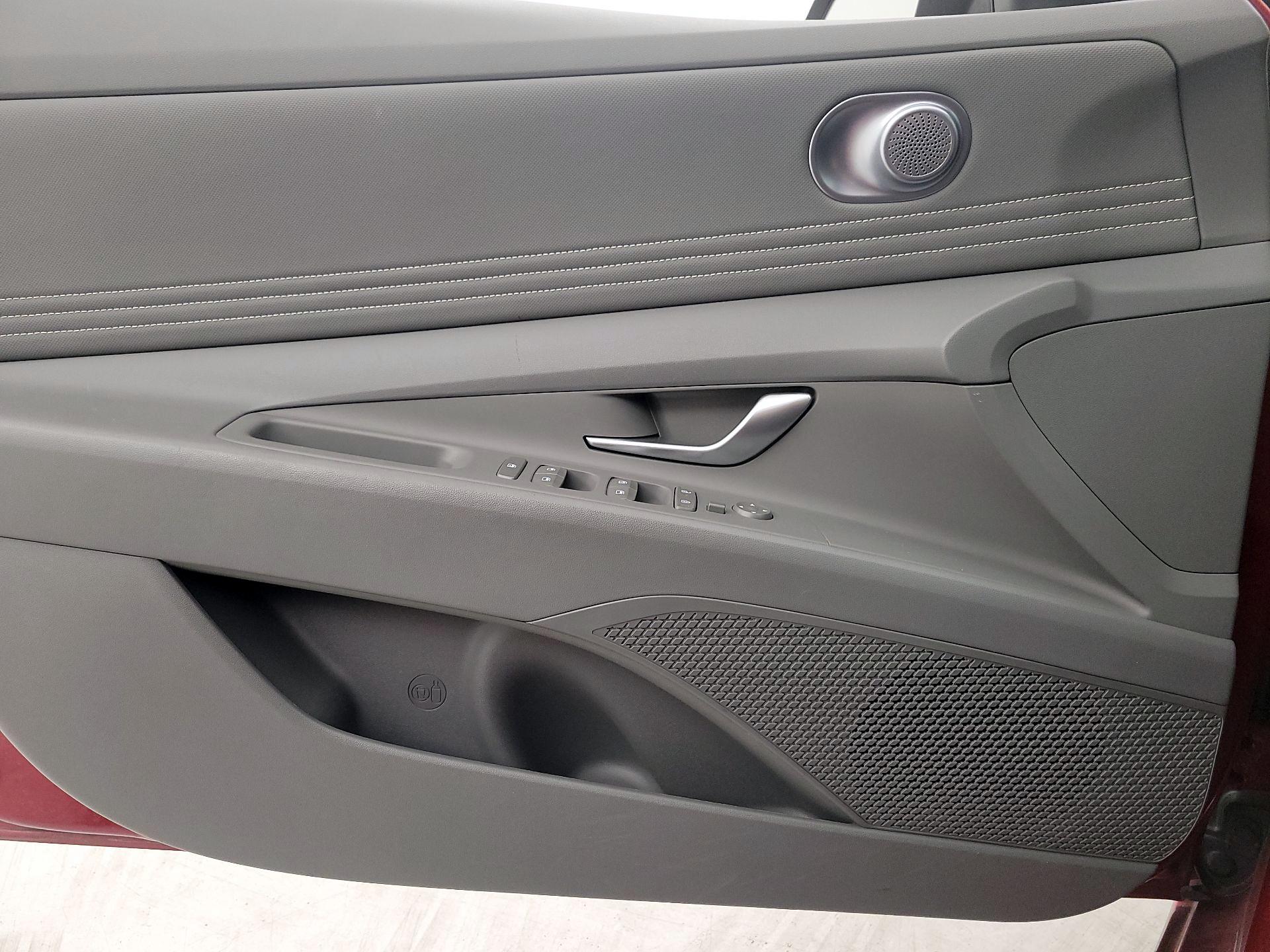 Thumbnail: 2025 Hyundai Elantra - 12