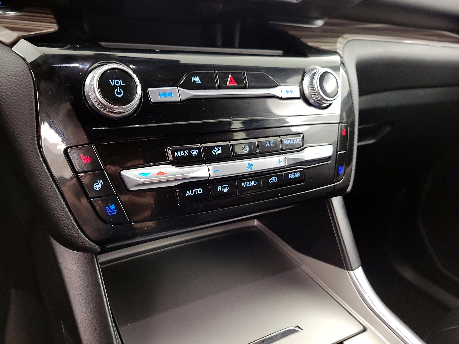 Thumbnail: 2024 Ford Explorer - 17