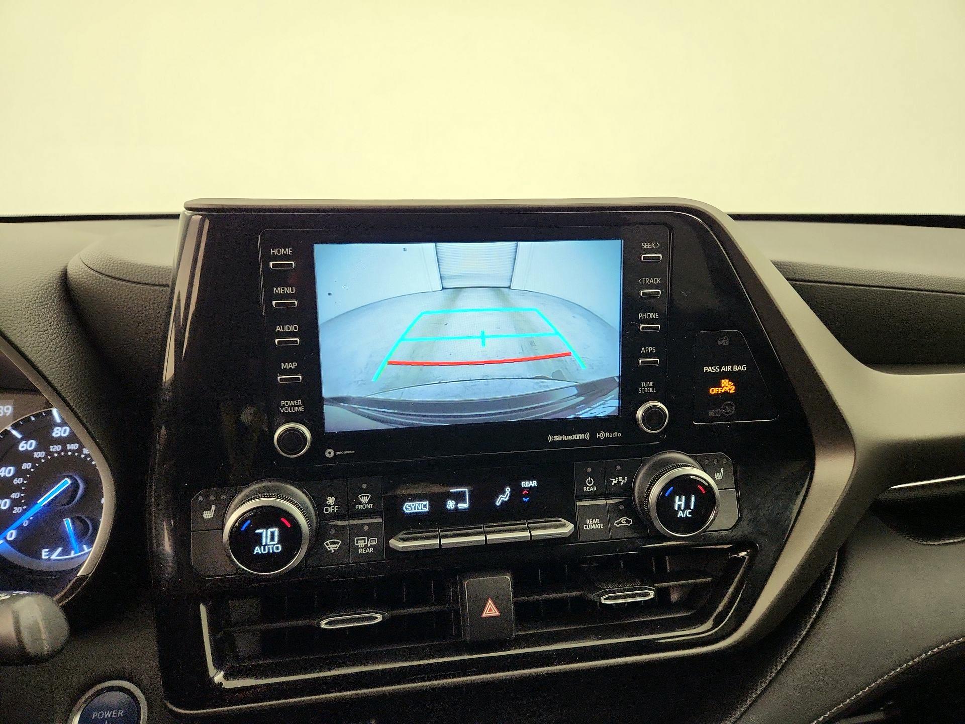 Thumbnail: 2021 Toyota Highlander - 14