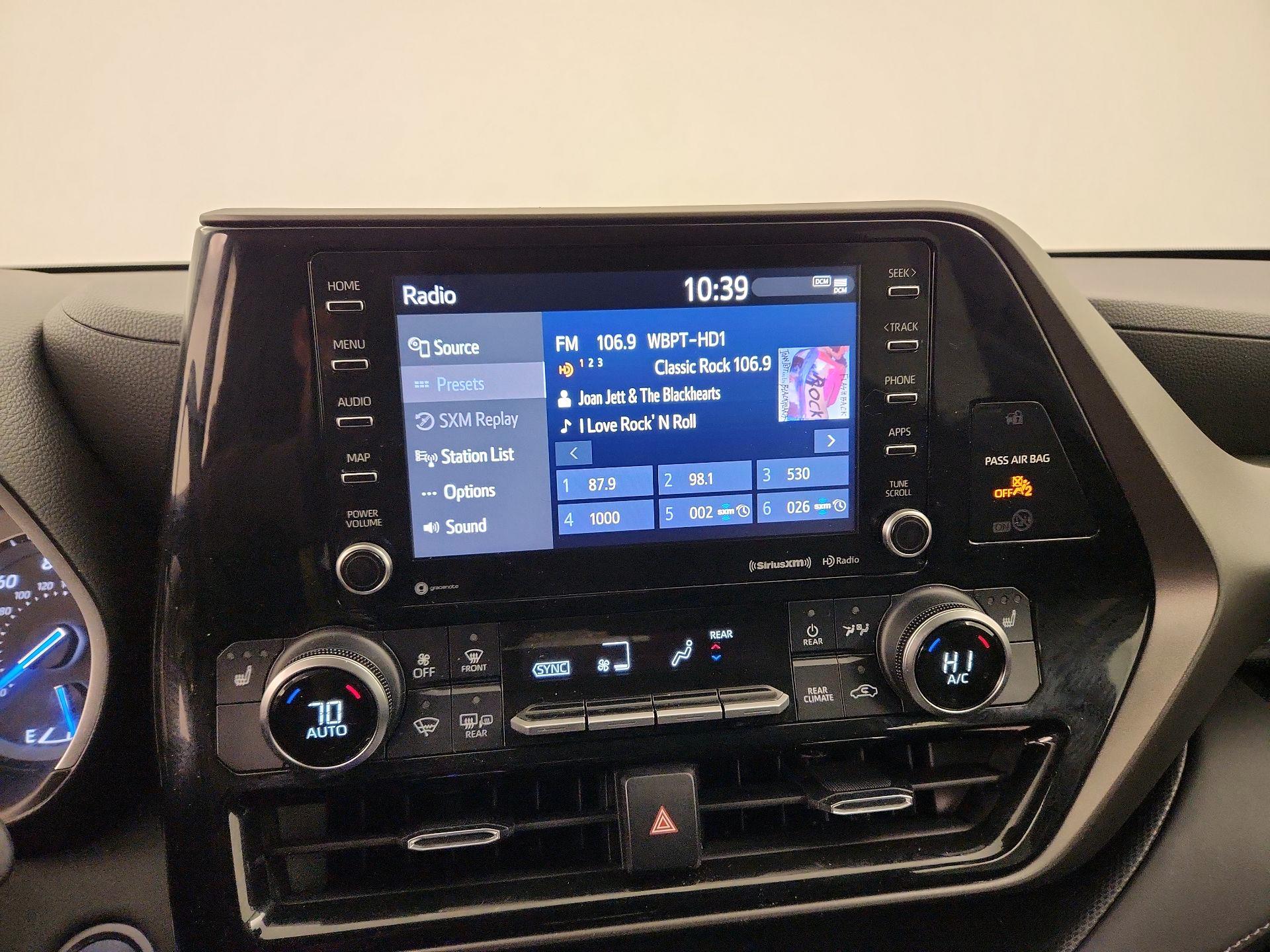 Thumbnail: 2021 Toyota Highlander - 15