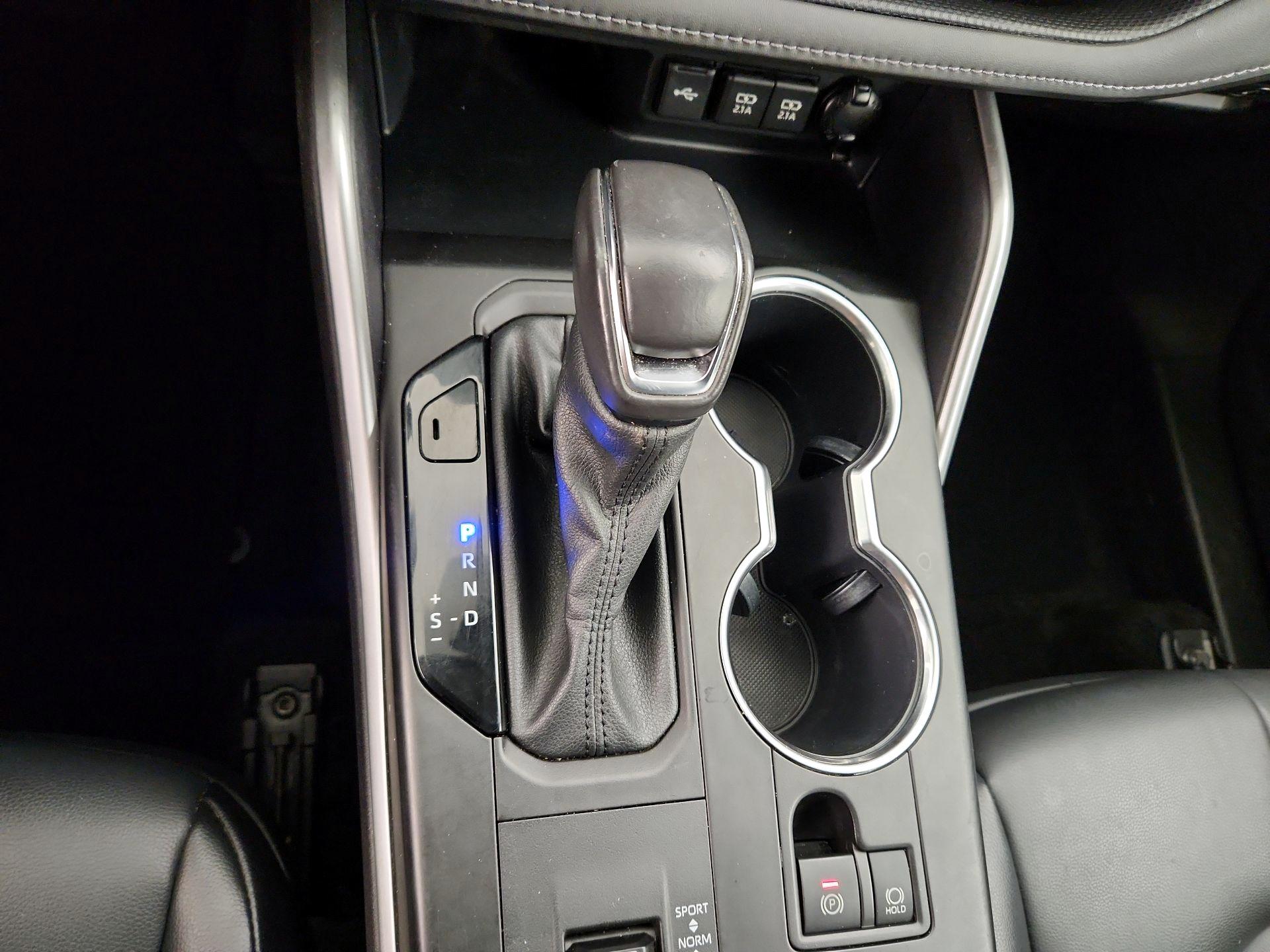 Thumbnail: 2021 Toyota Highlander - 17