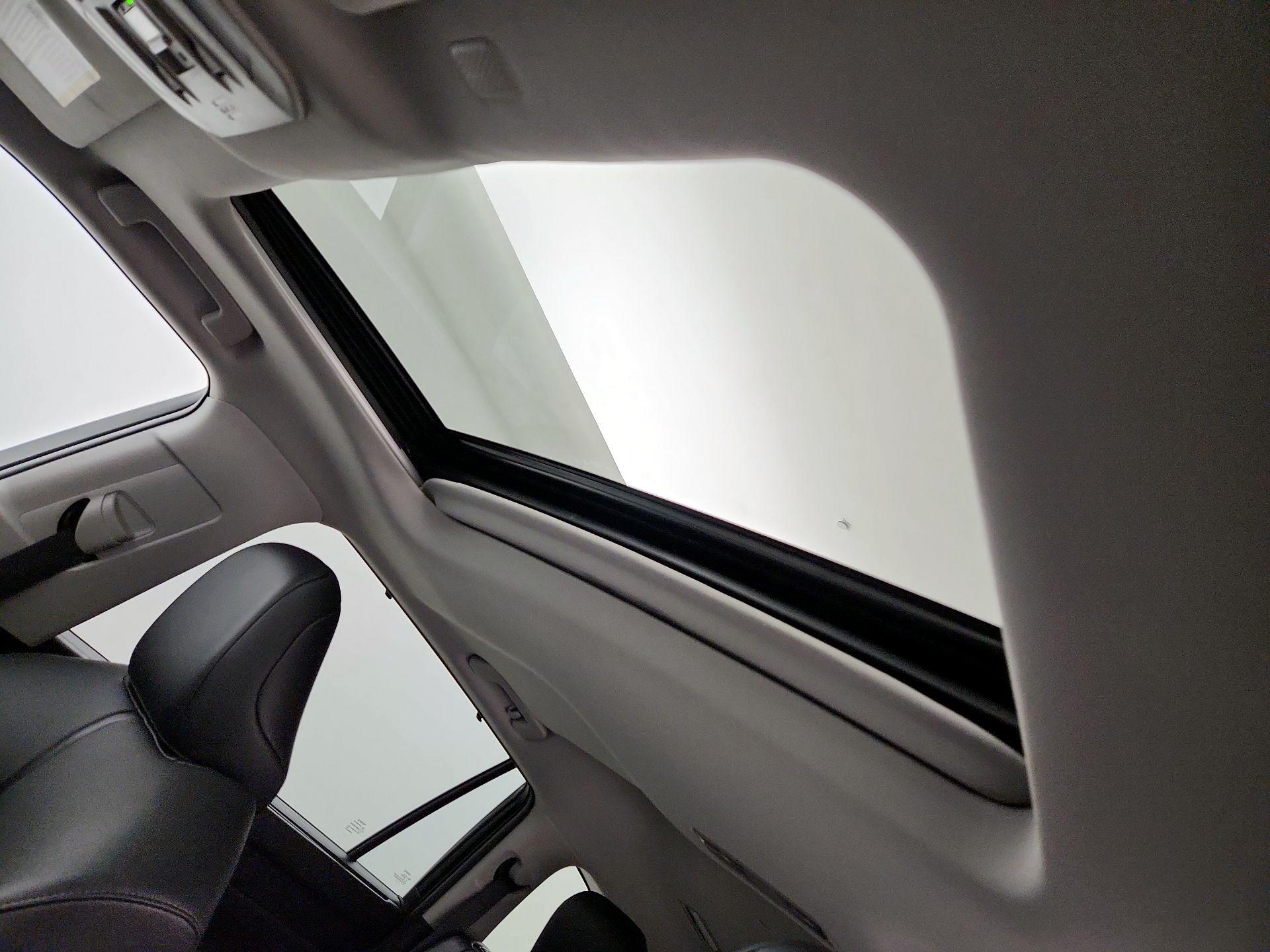 Thumbnail: 2021 Toyota Highlander - 19