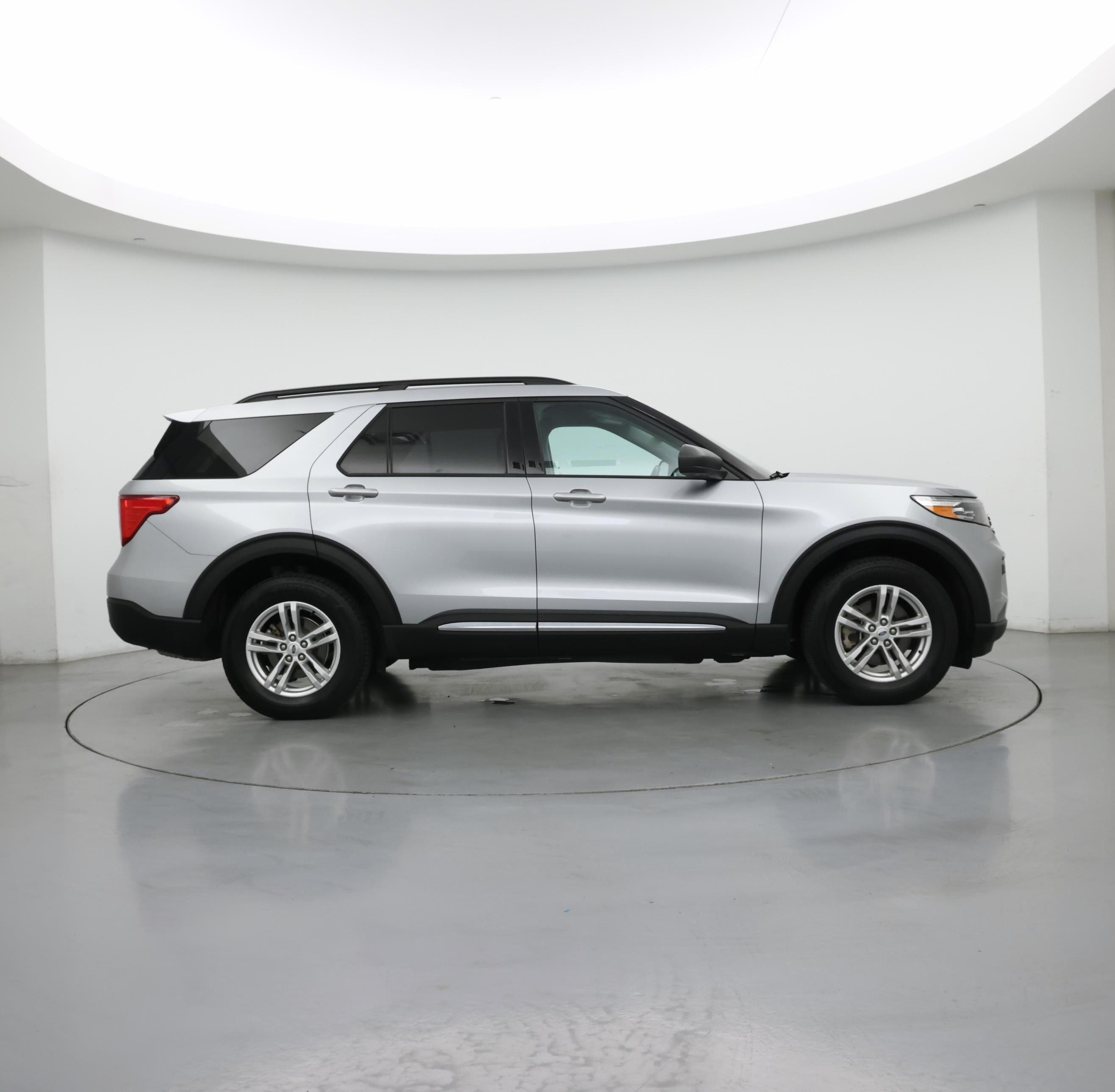 Thumbnail: 2022 Ford Explorer - 7