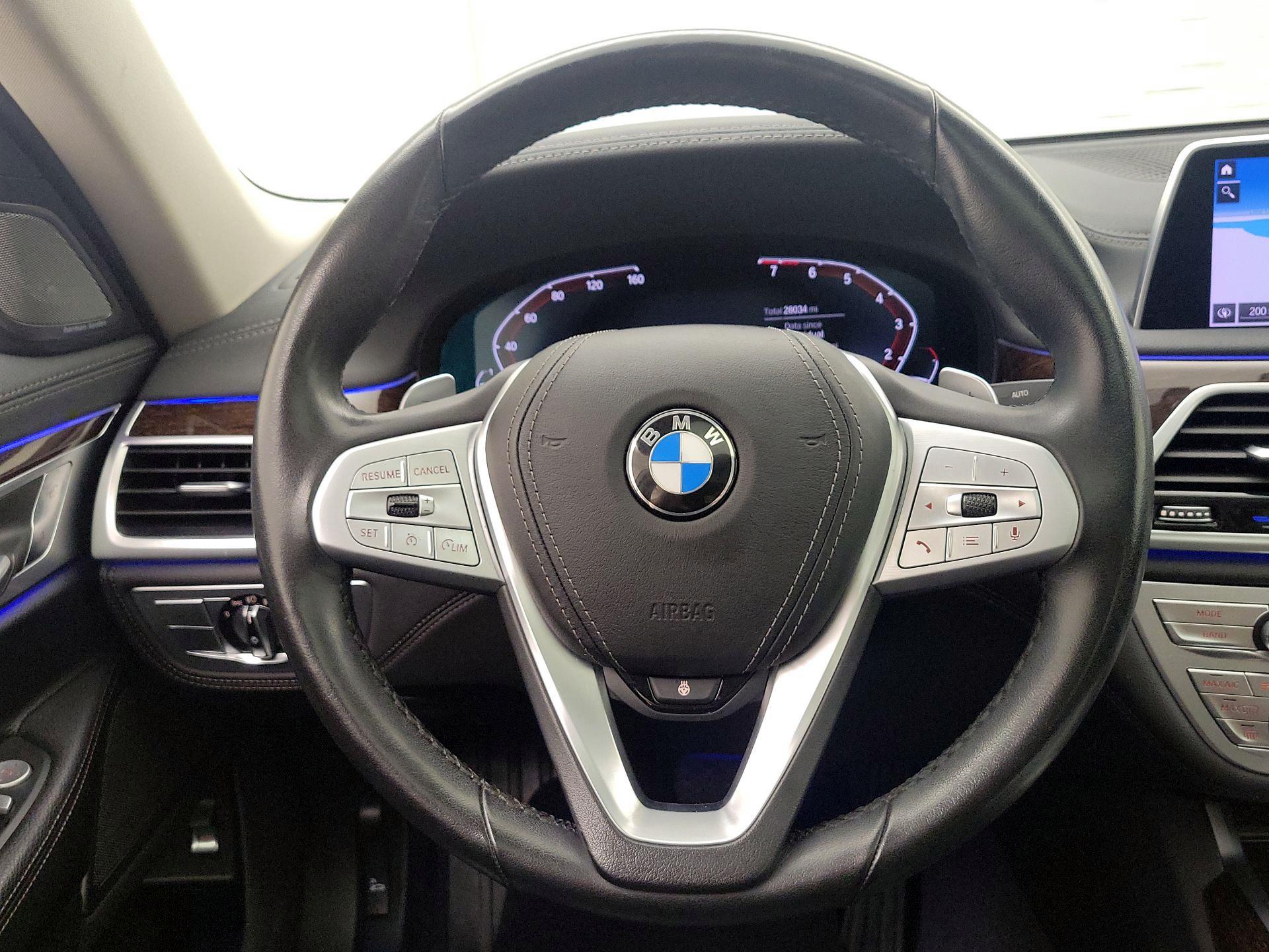 Thumbnail: 2021 BMW 7 Series - 10