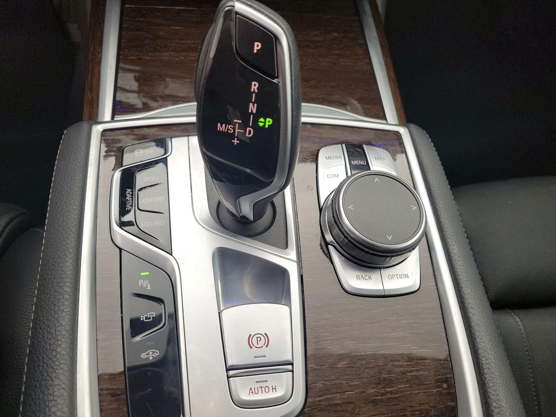 Thumbnail: 2021 BMW 7 Series - 18