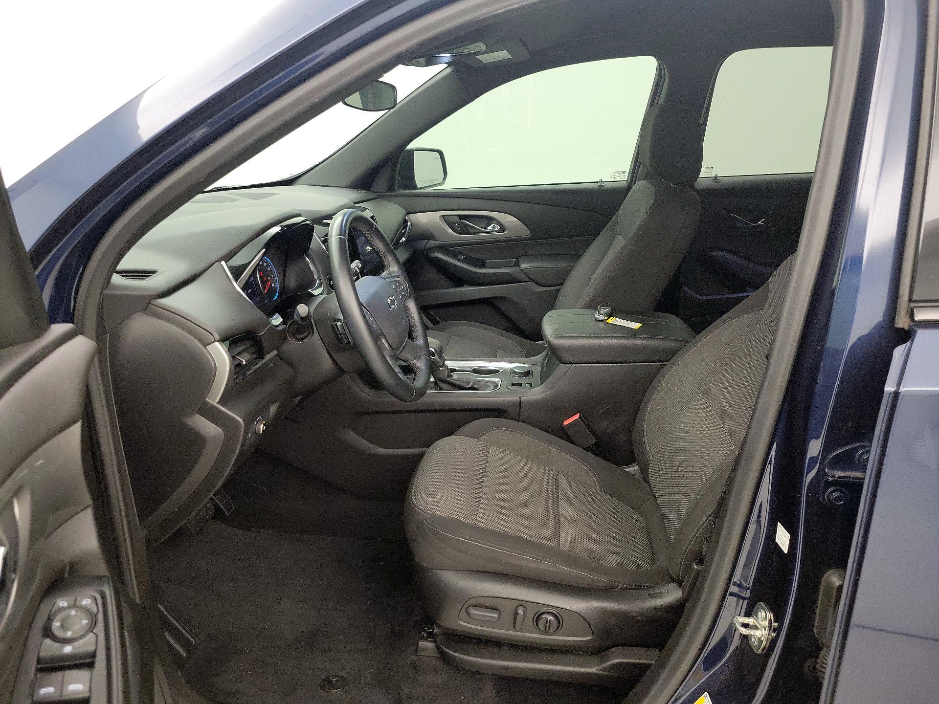 Thumbnail: 2023 Chevrolet Traverse - 11