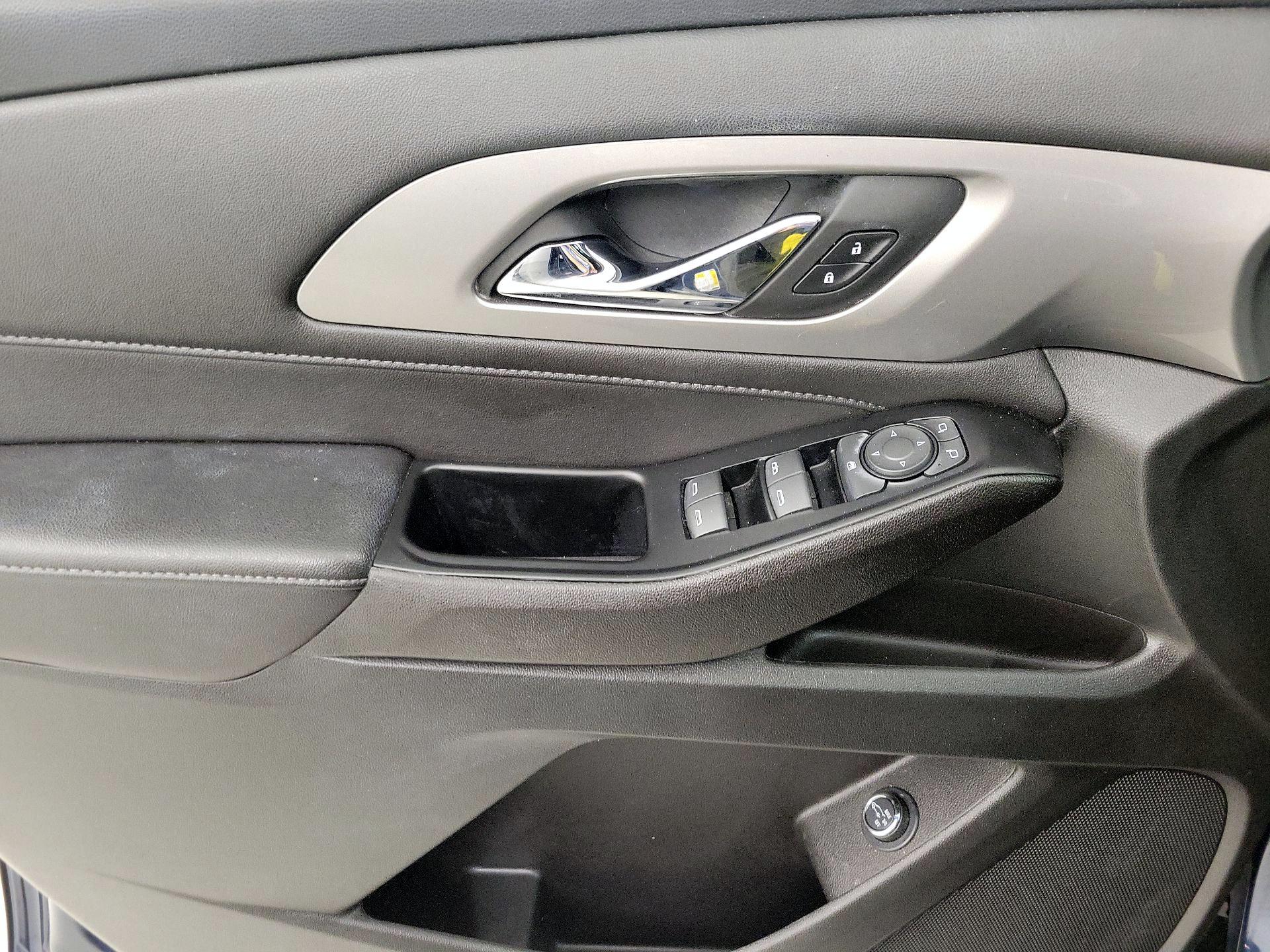 Thumbnail: 2023 Chevrolet Traverse - 12