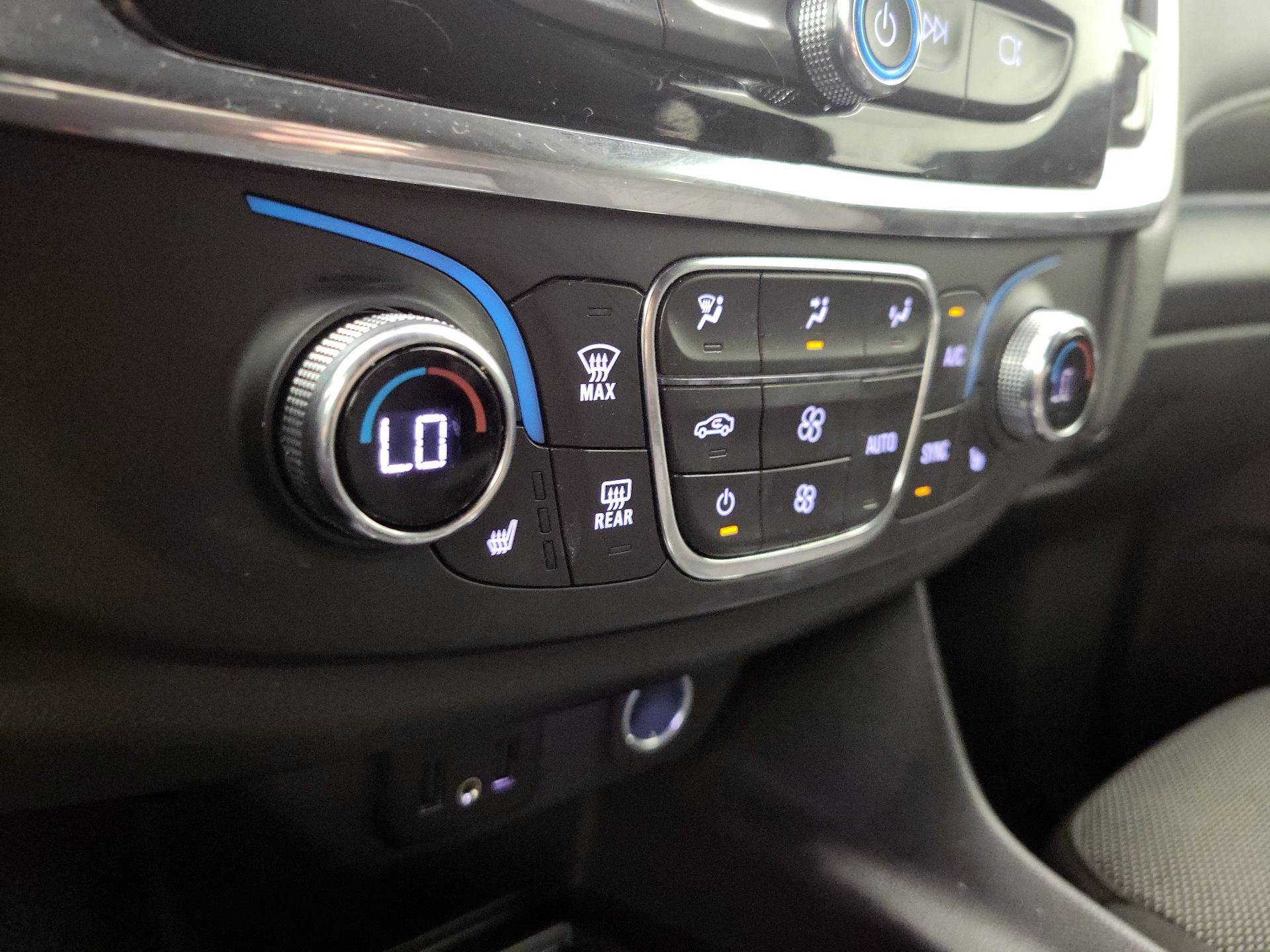 Thumbnail: 2023 Chevrolet Traverse - 16