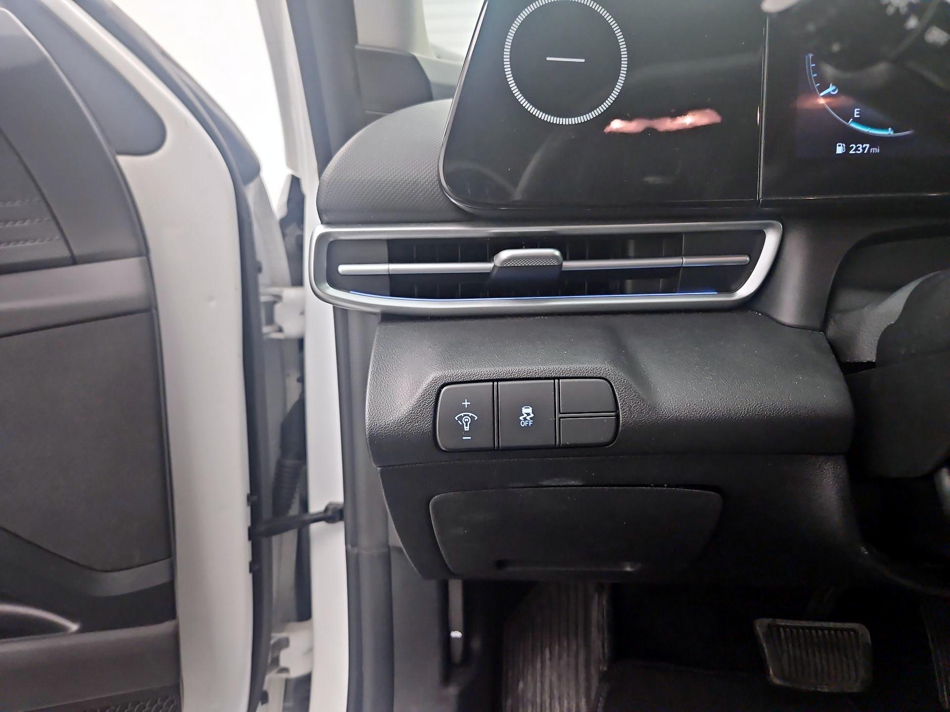 Thumbnail: 2024 Hyundai Elantra - 13