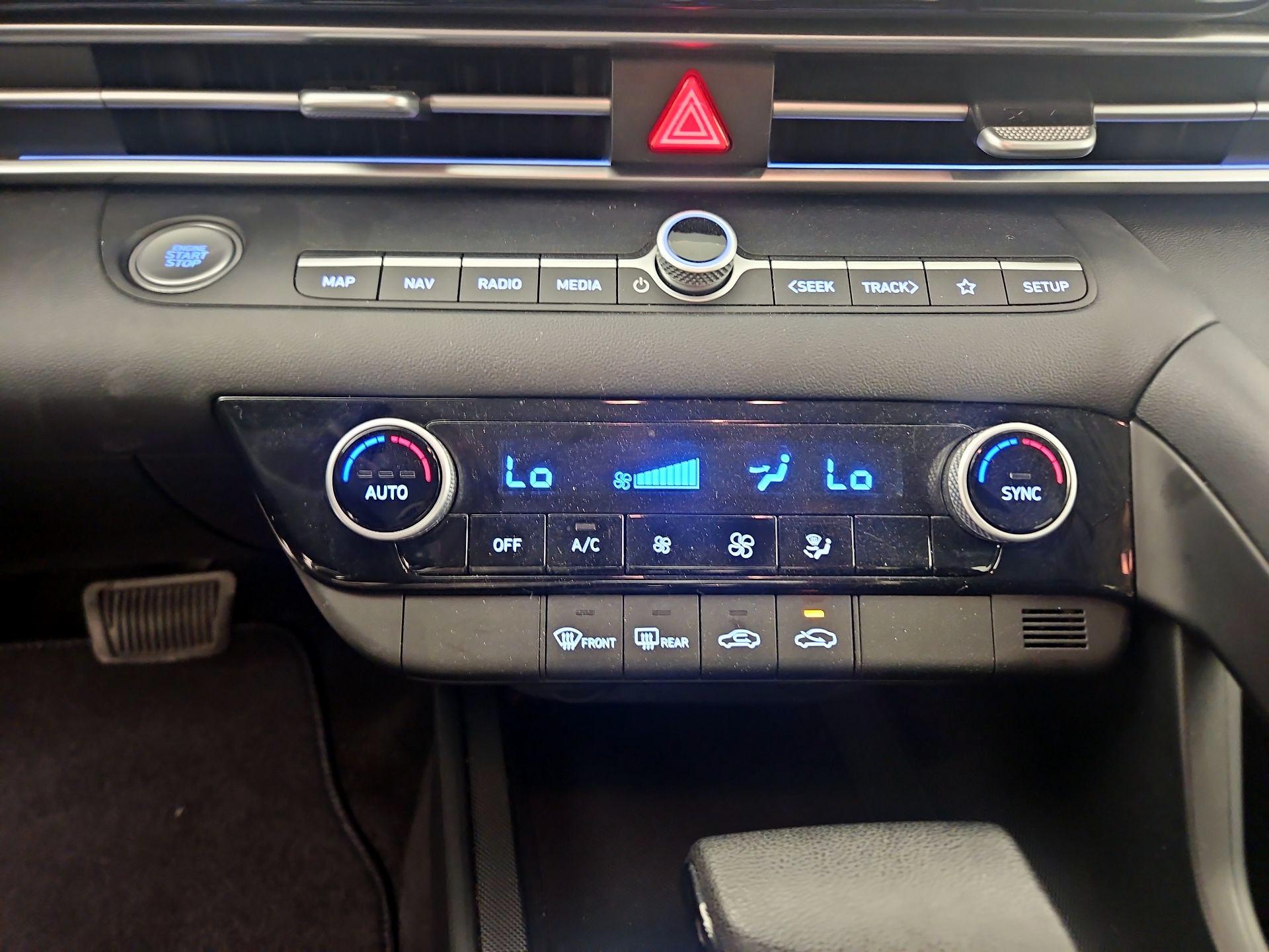 Thumbnail: 2024 Hyundai Elantra - 16