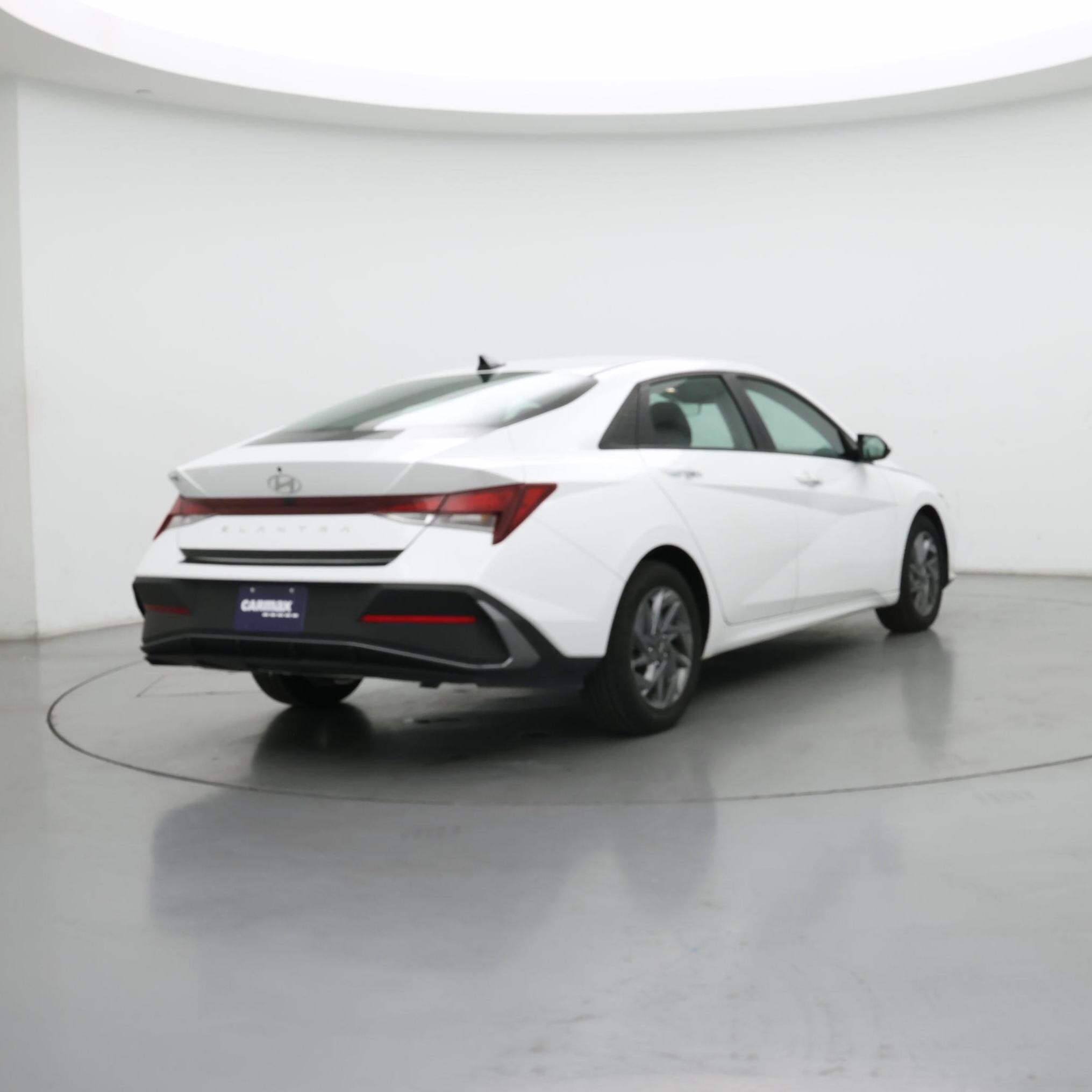 Thumbnail: 2024 Hyundai Elantra - 8