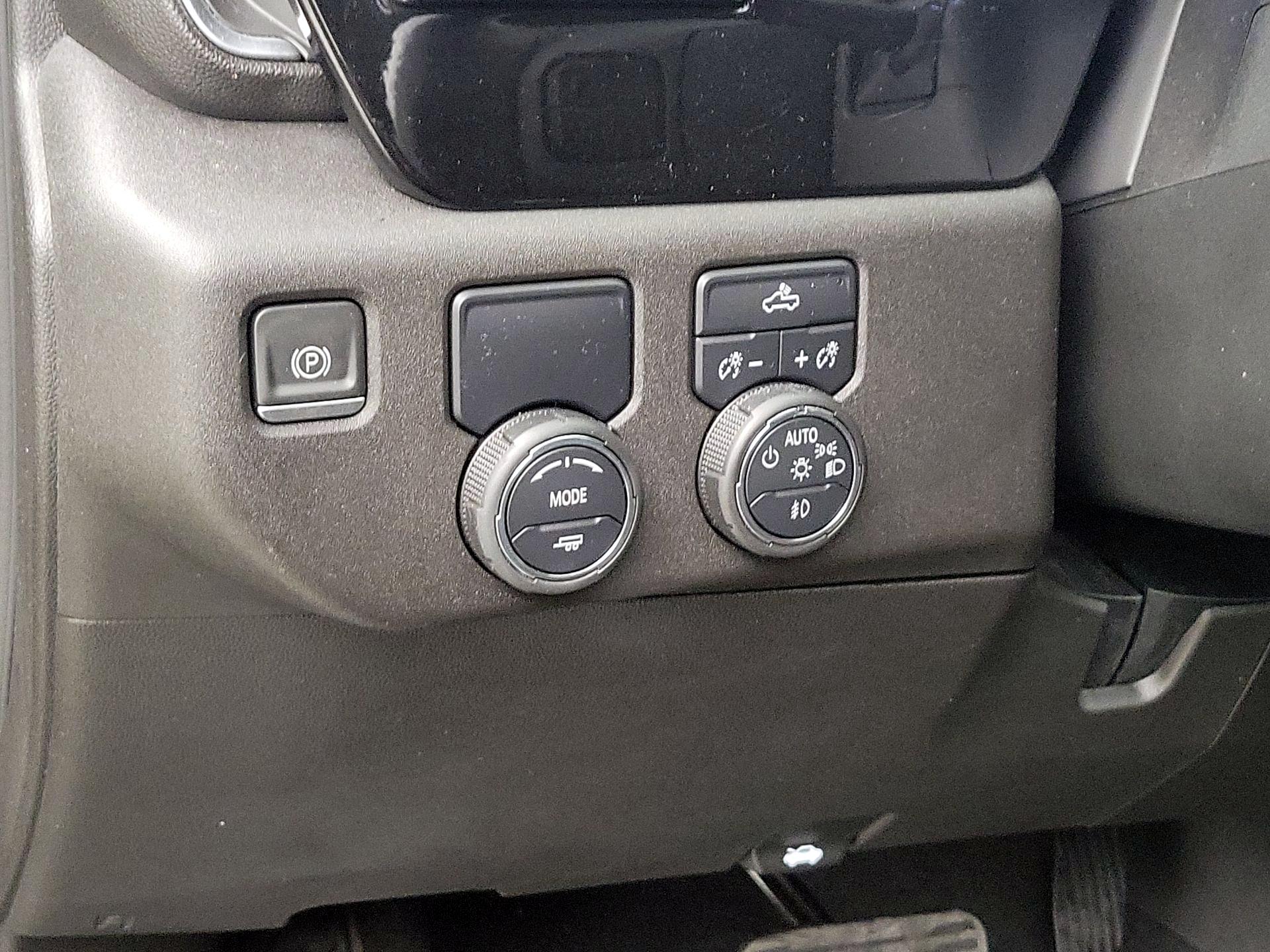 Thumbnail: 2022 Chevrolet Silverado 1500 - 13