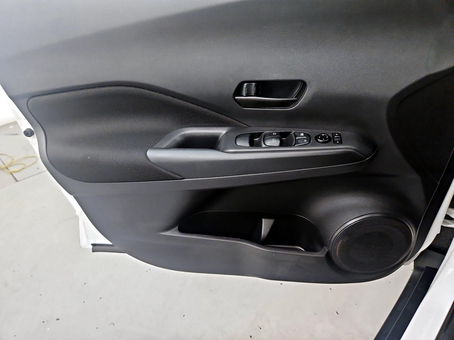 Thumbnail: 2022 Nissan Kicks - 12