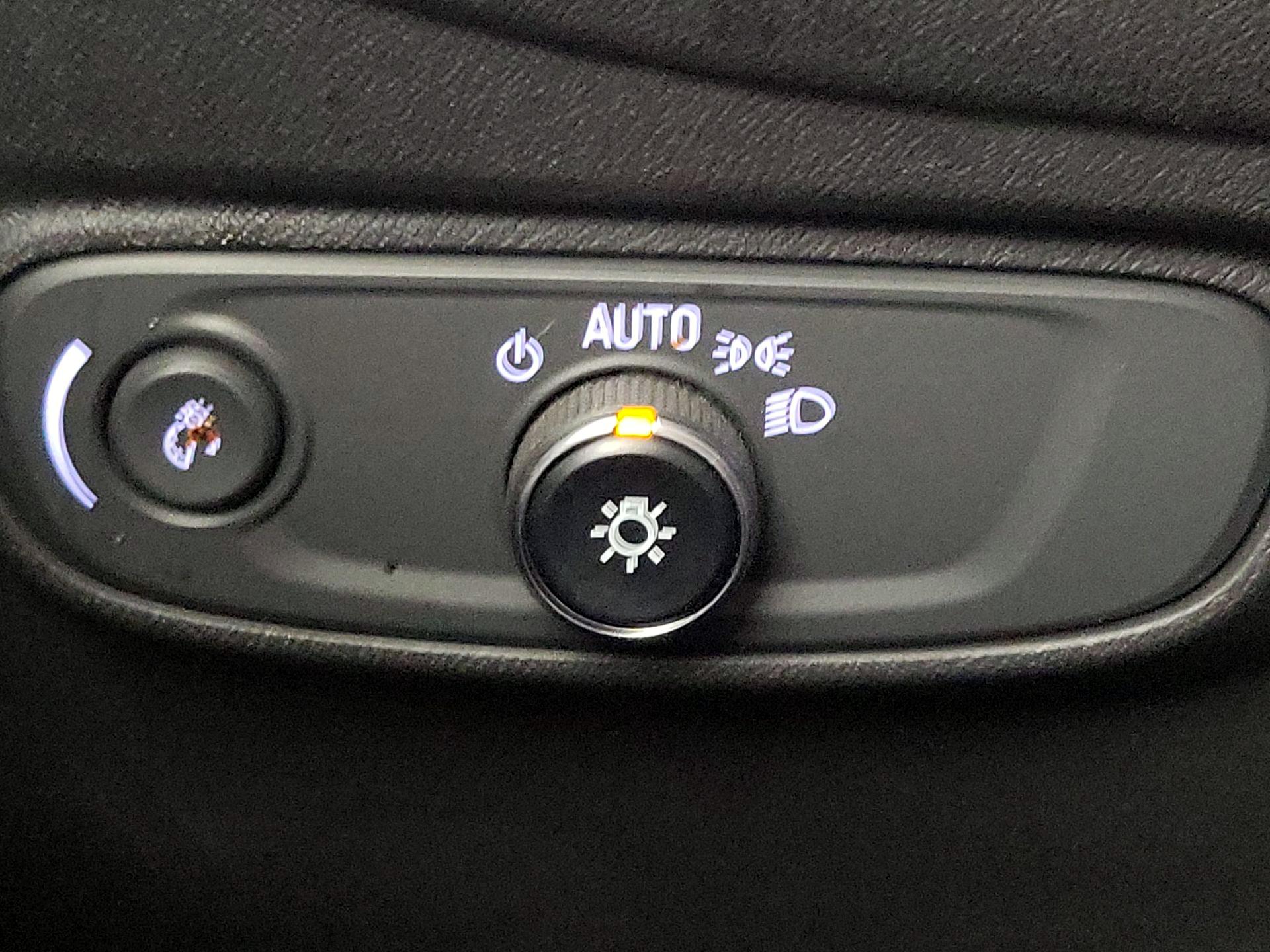 Thumbnail: 2022 Chevrolet Equinox - 13