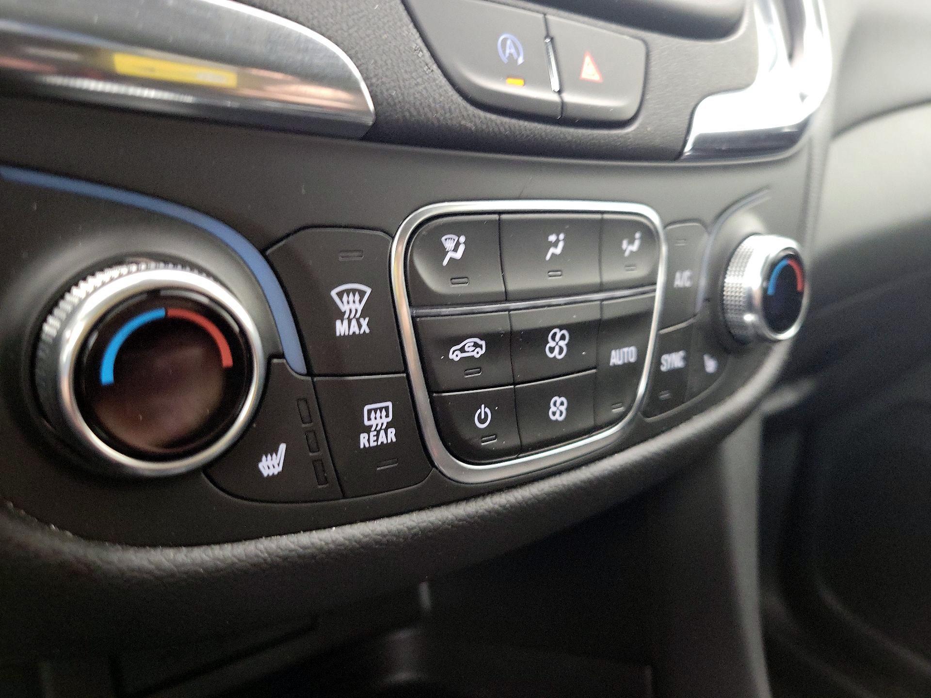 Thumbnail: 2022 Chevrolet Equinox - 16