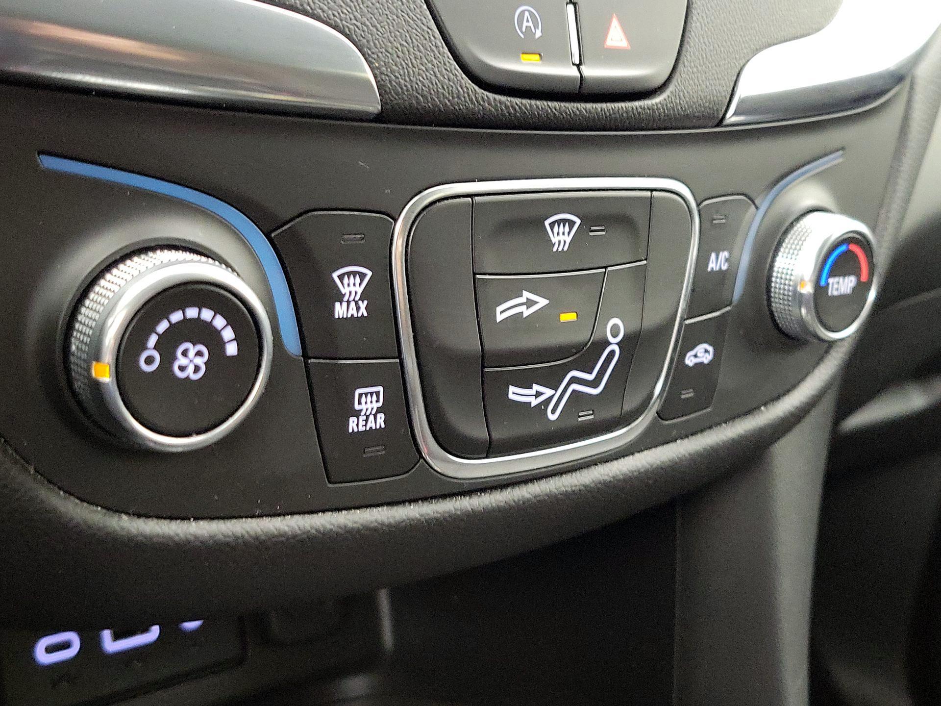 Thumbnail: 2022 Chevrolet Equinox - 16