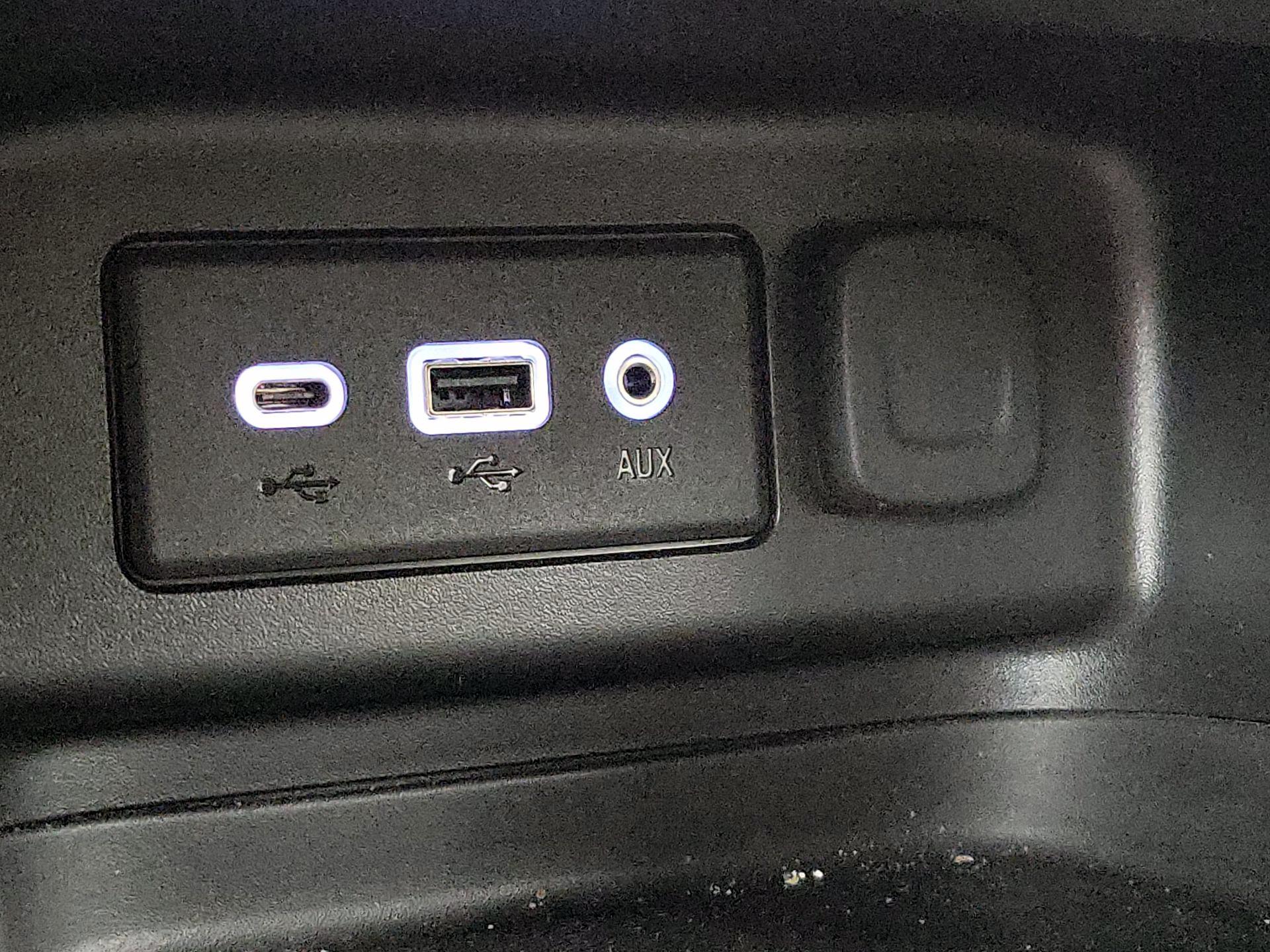 Thumbnail: 2022 Chevrolet Equinox - 18