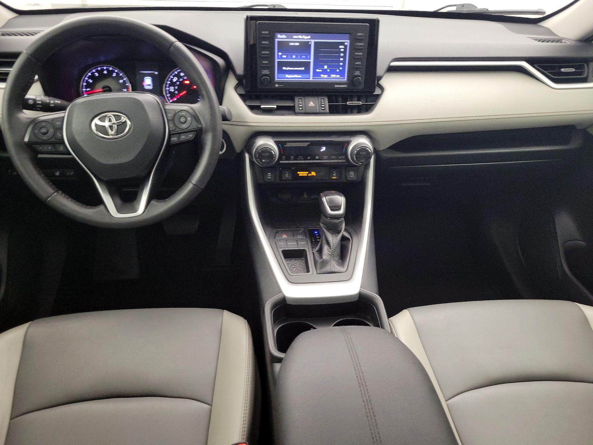 Thumbnail: 2021 Toyota RAV4 - 9