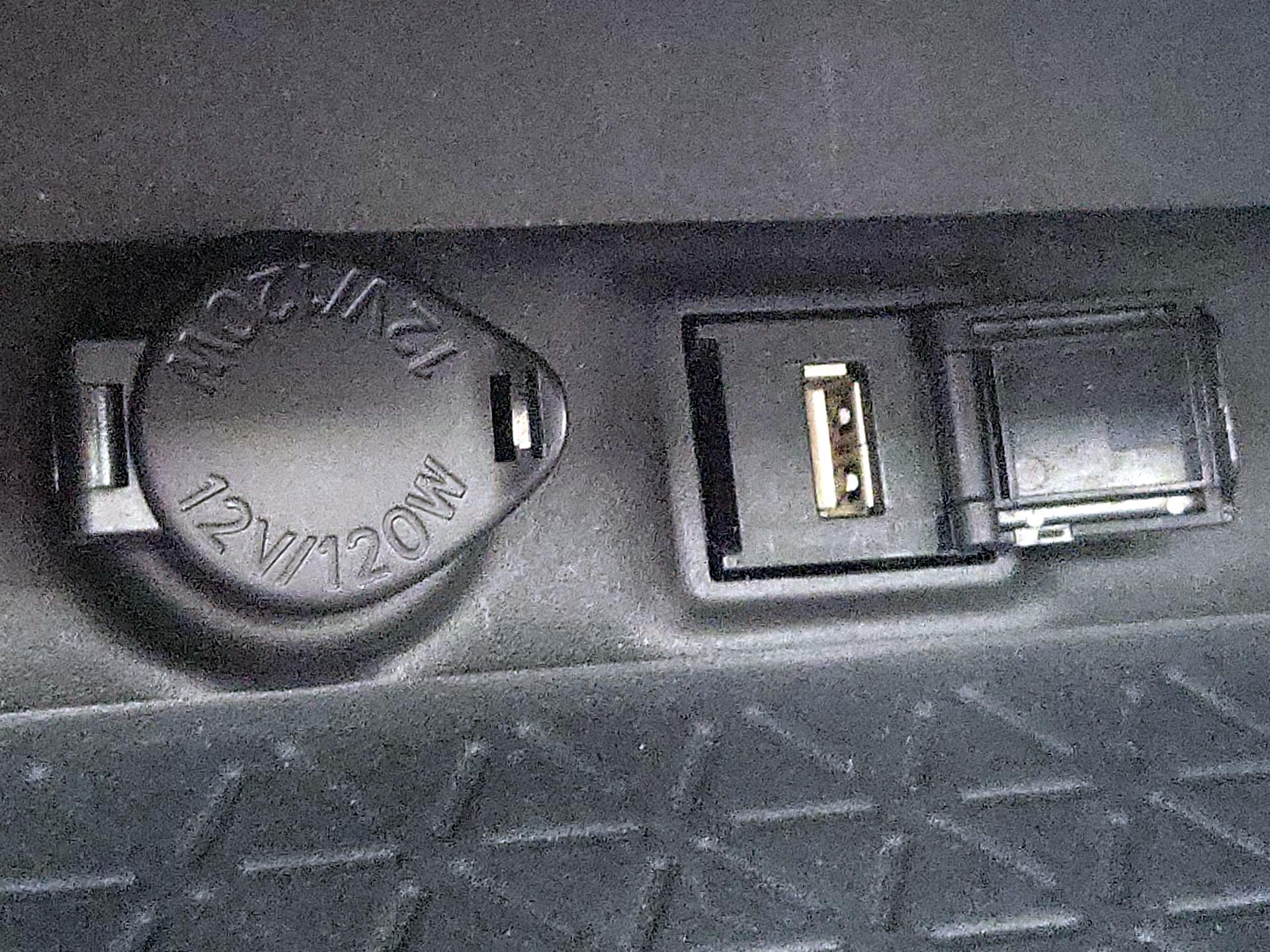 Thumbnail: 2021 Toyota RAV4 - 18