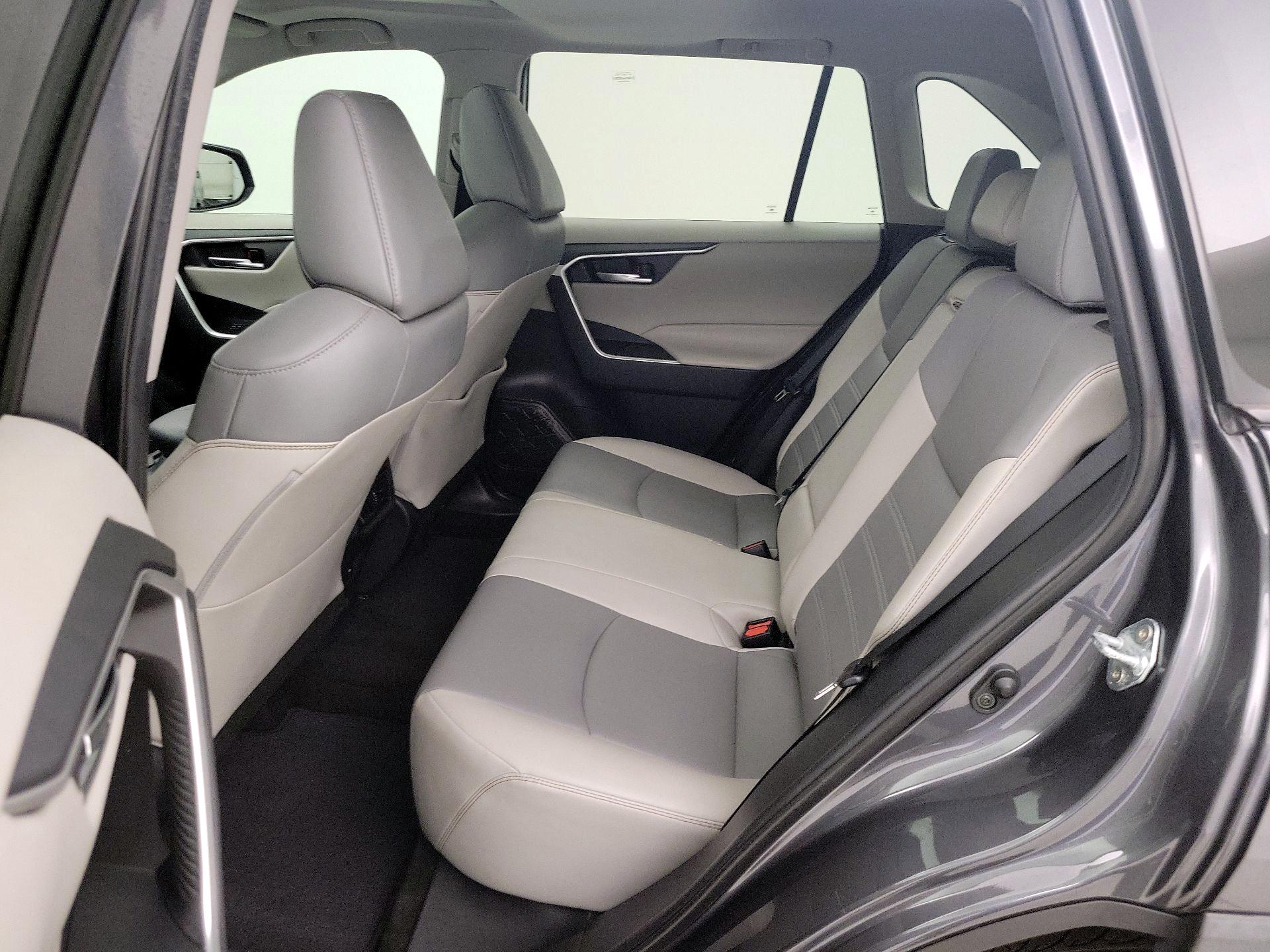 Thumbnail: 2021 Toyota RAV4 - 20