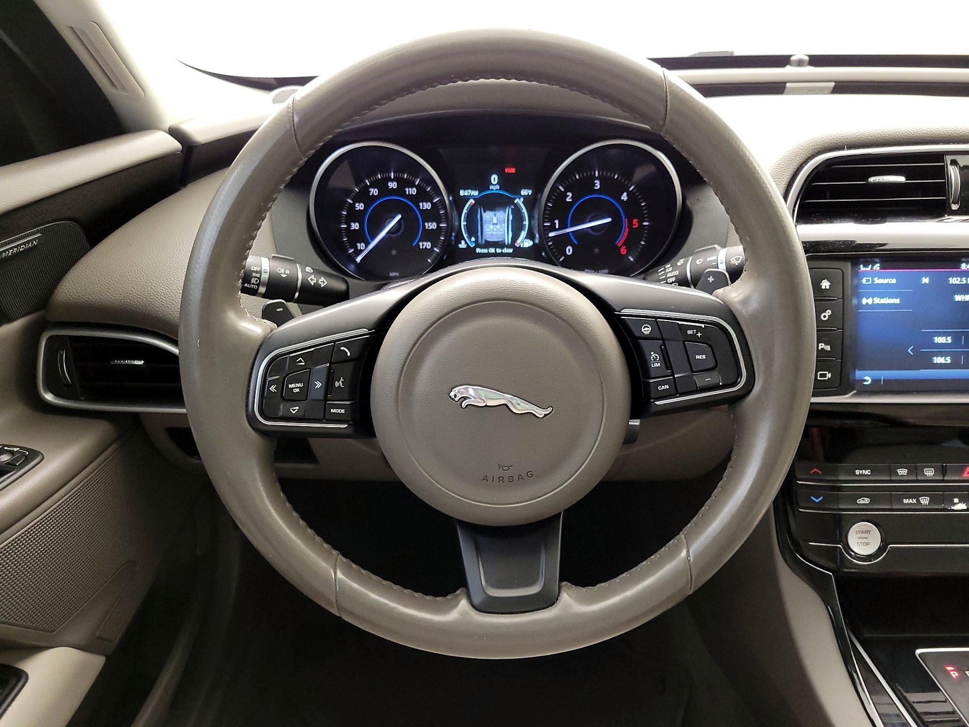 Thumbnail: 2017 Jaguar XE - 10