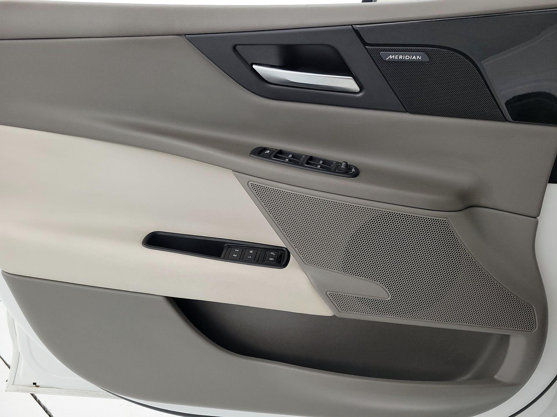 Thumbnail: 2017 Jaguar XE - 12